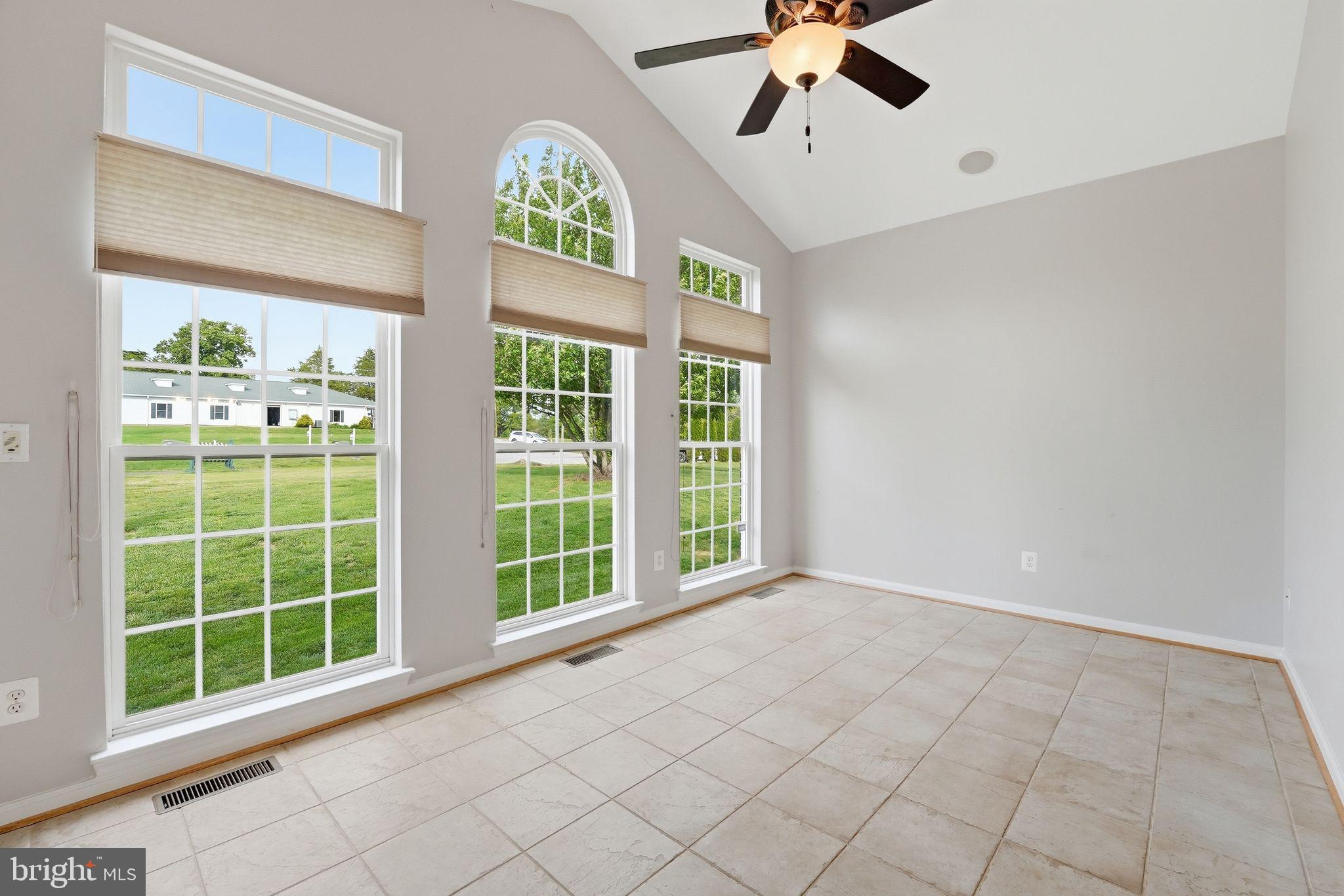 COUNTRY CLUB ESTATES - Residential