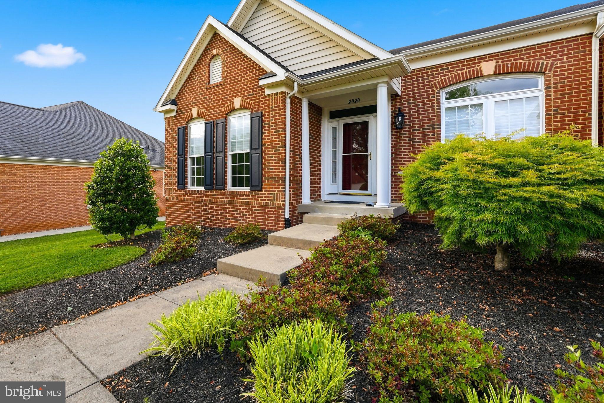 COUNTRY CLUB ESTATES - Residential