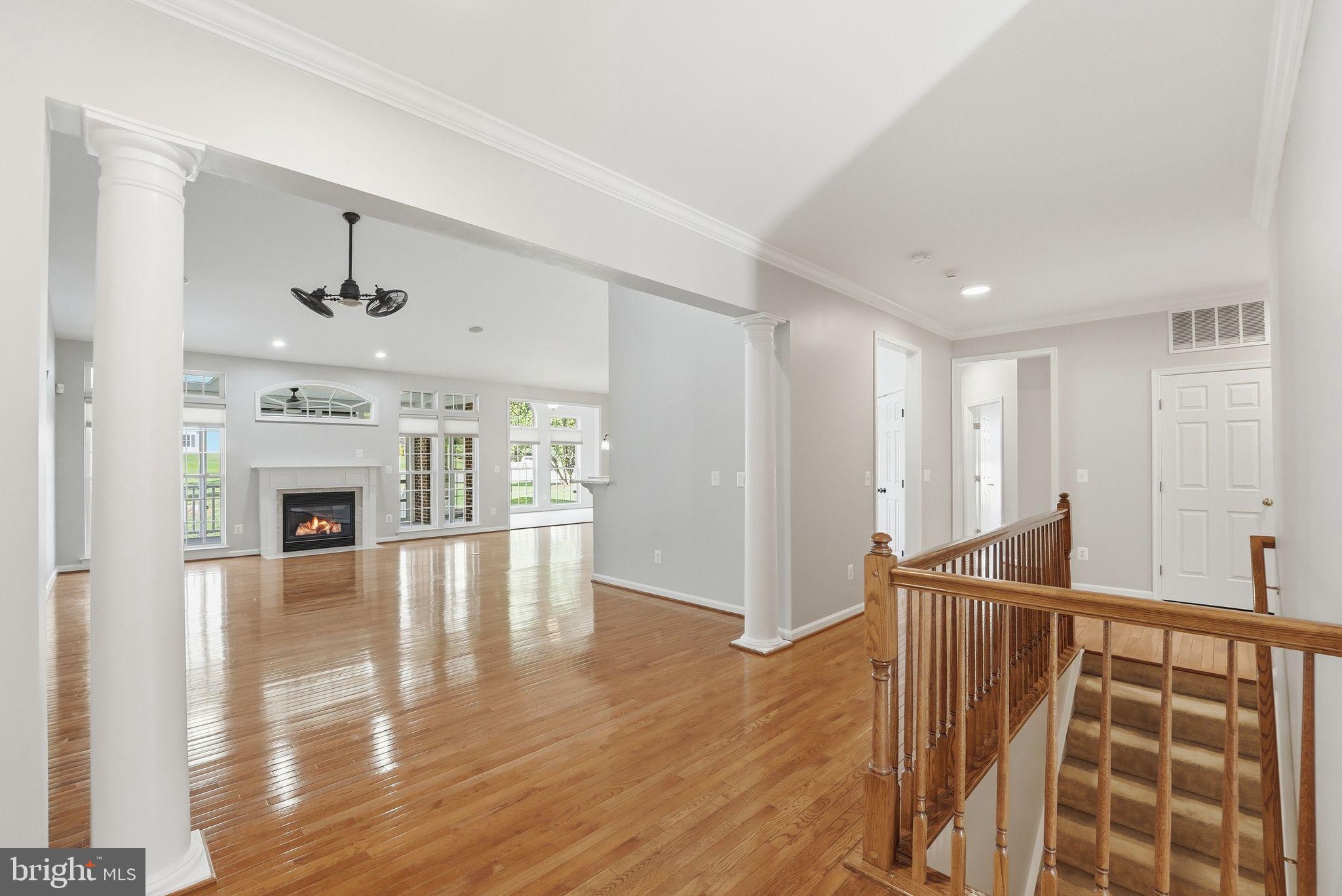 COUNTRY CLUB ESTATES - Residential