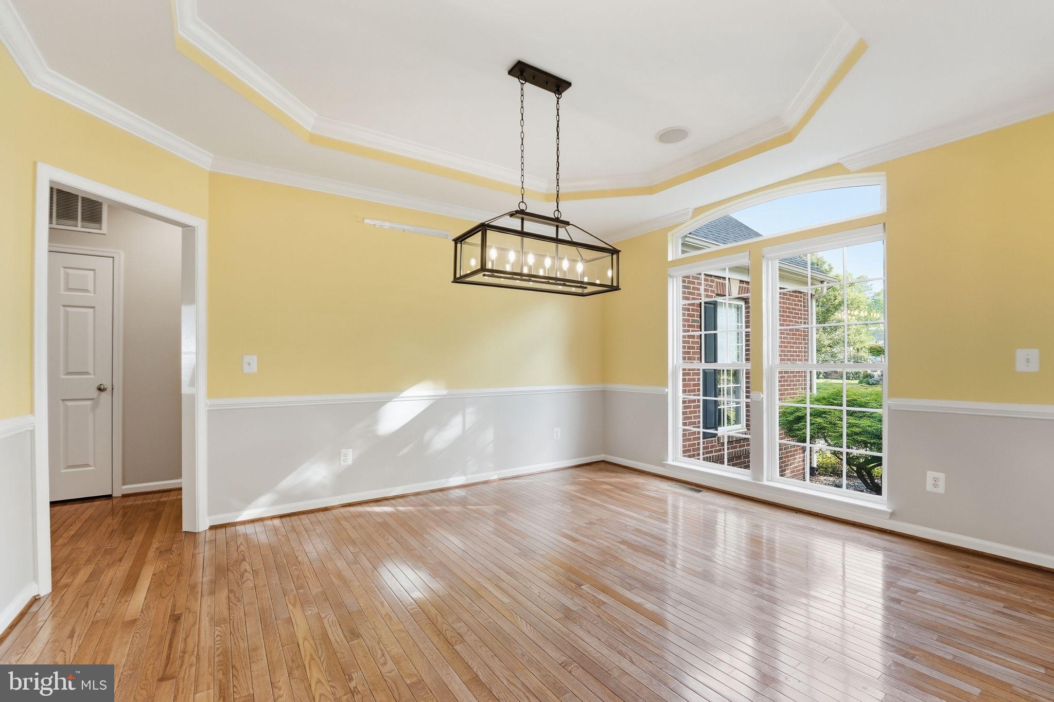 COUNTRY CLUB ESTATES - Residential