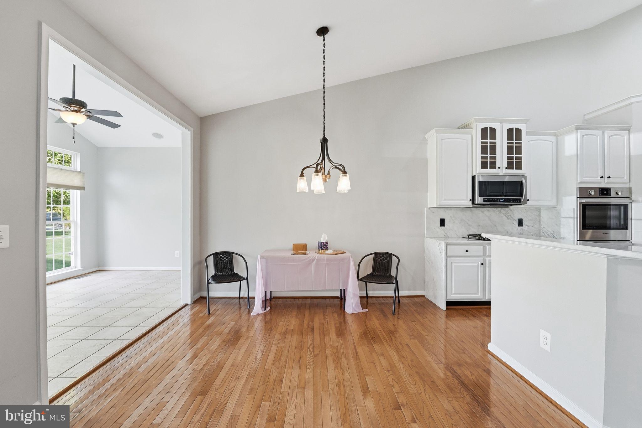 COUNTRY CLUB ESTATES - Residential