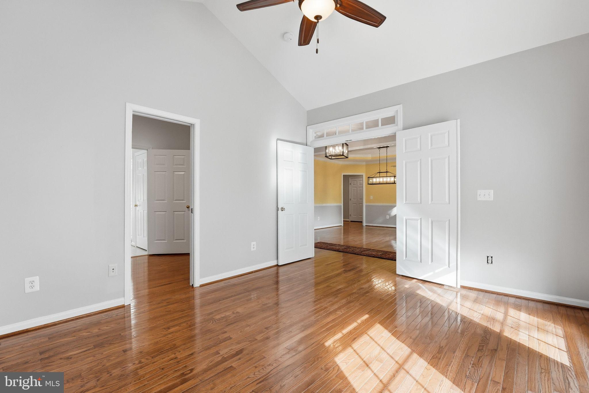 COUNTRY CLUB ESTATES - Residential