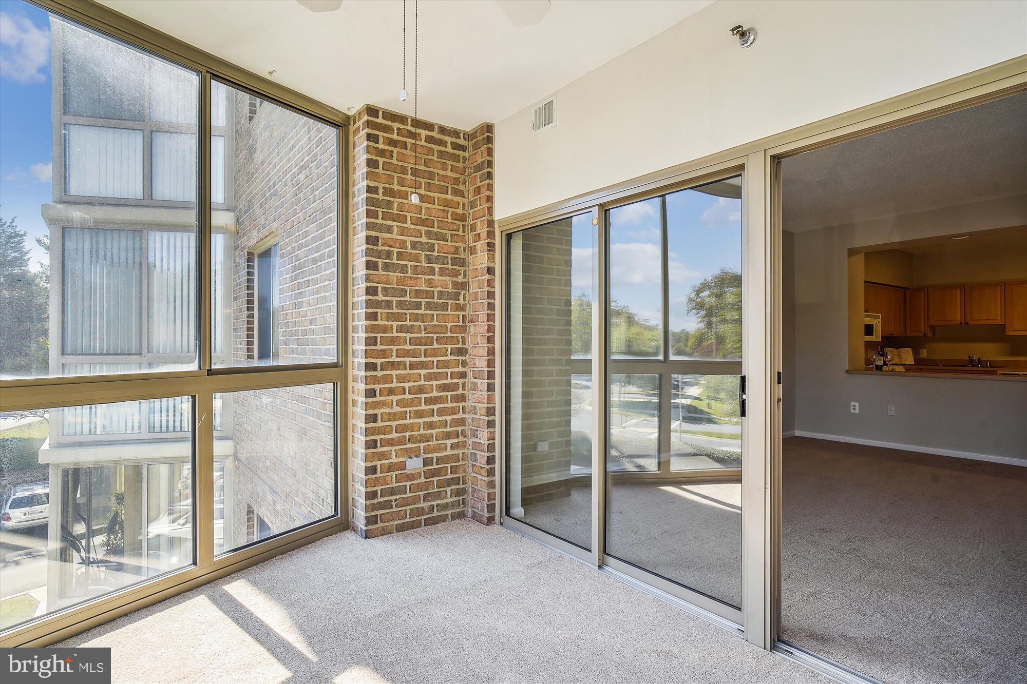 TURNBERRY COURTS AT LEIS - Residential