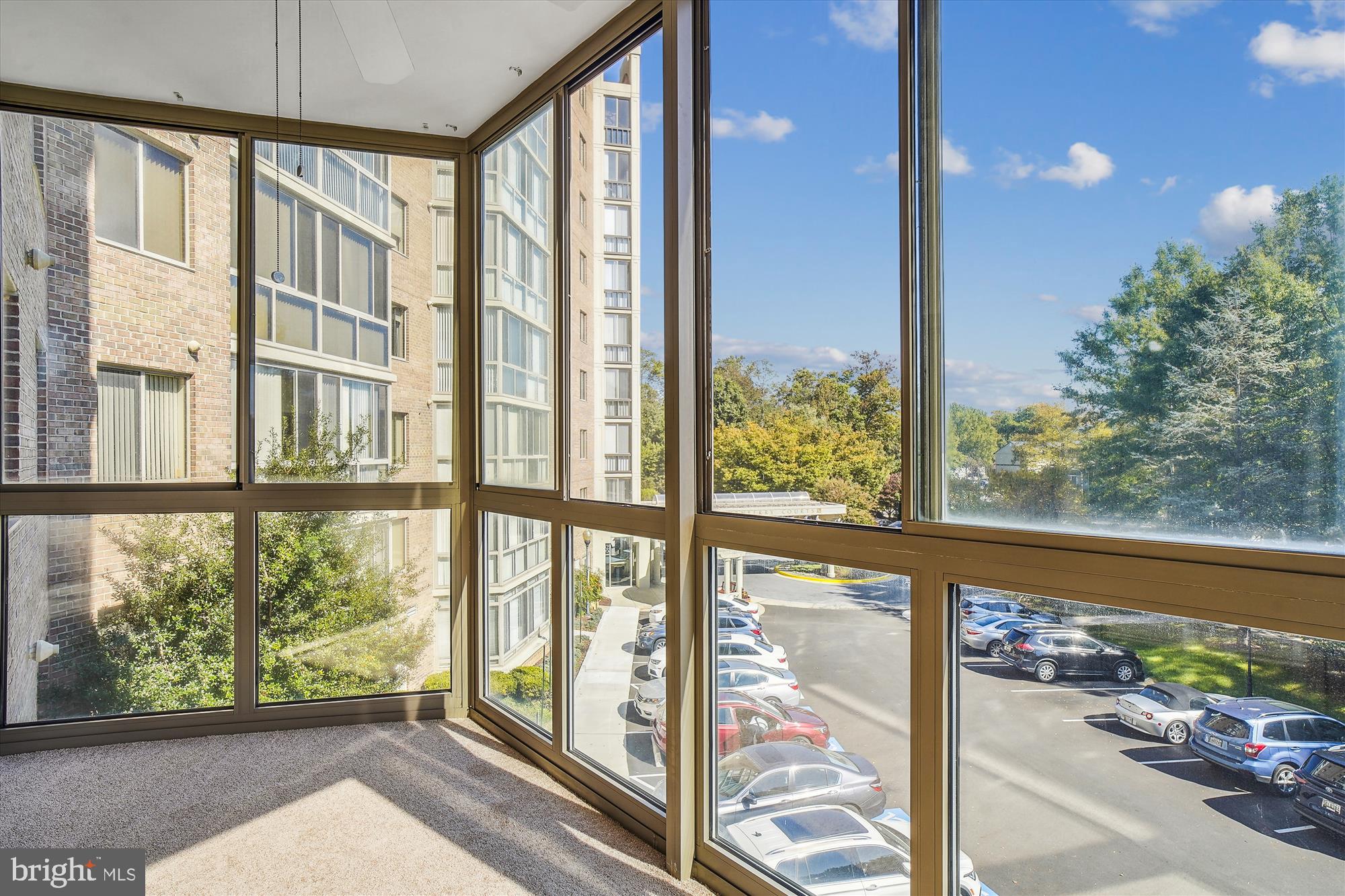 TURNBERRY COURTS AT LEIS - Residential