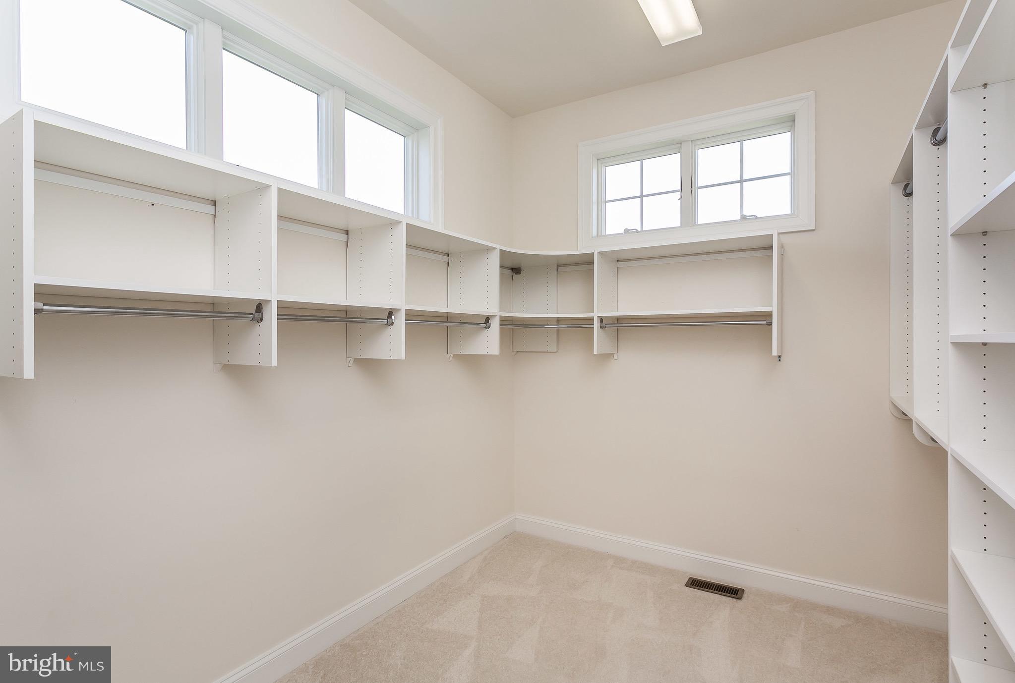 BRIAR KNOLL - Residential