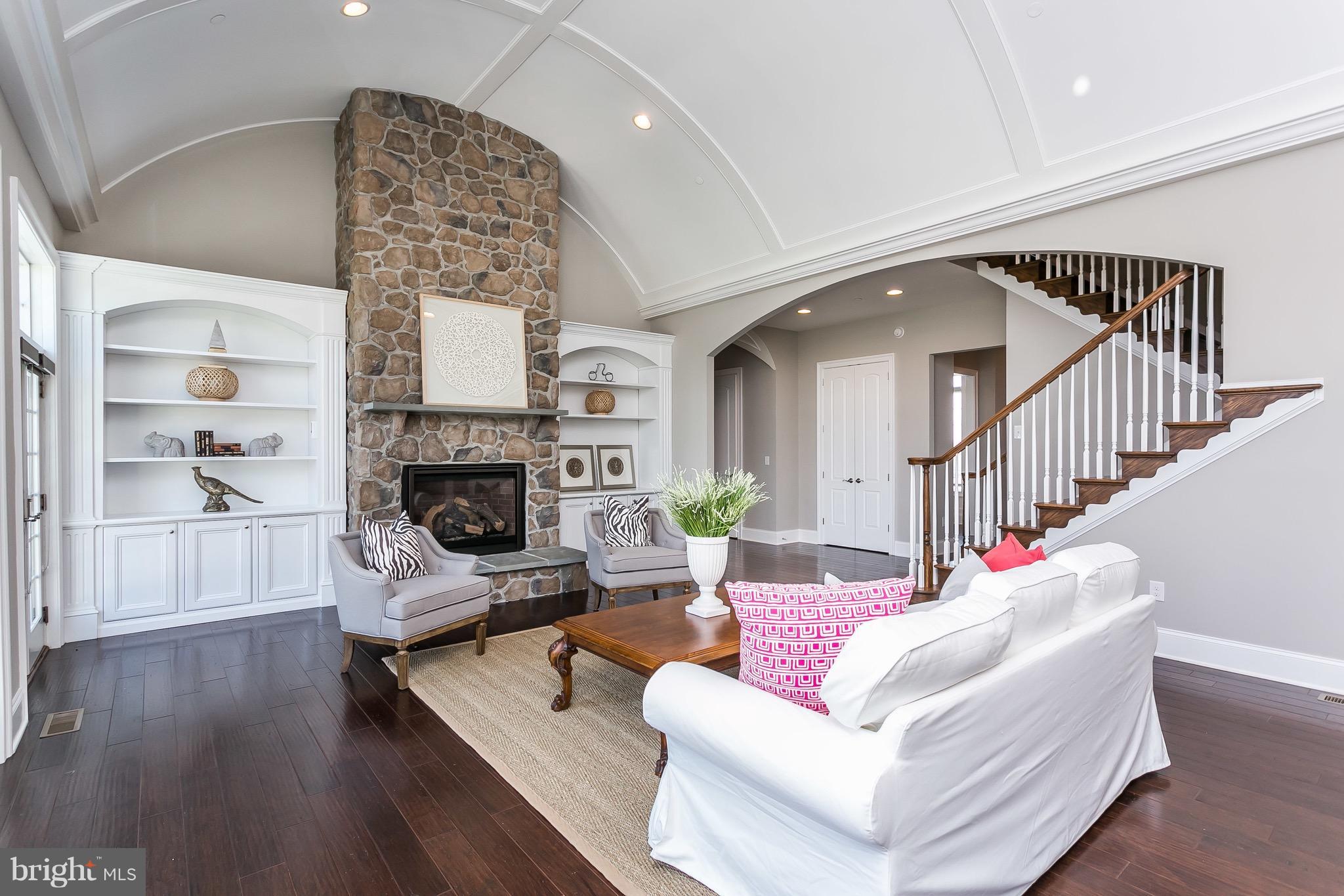 BRIAR KNOLL - Residential