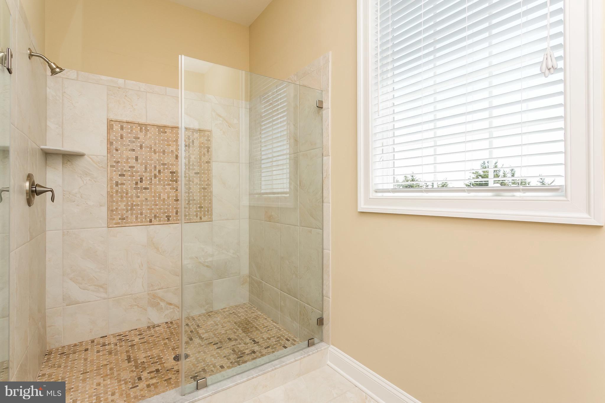 BRIAR KNOLL - Residential