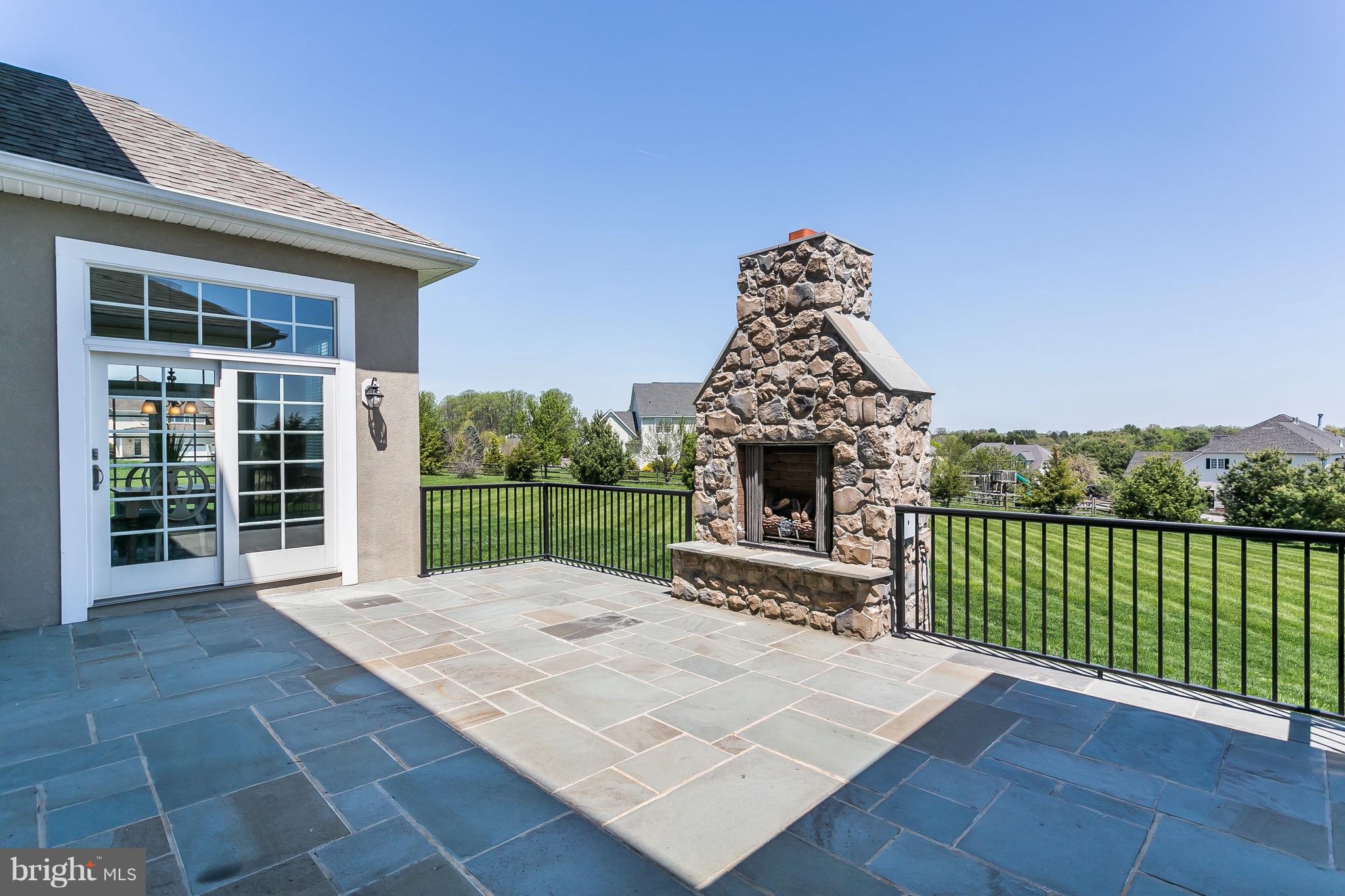 BRIAR KNOLL - Residential