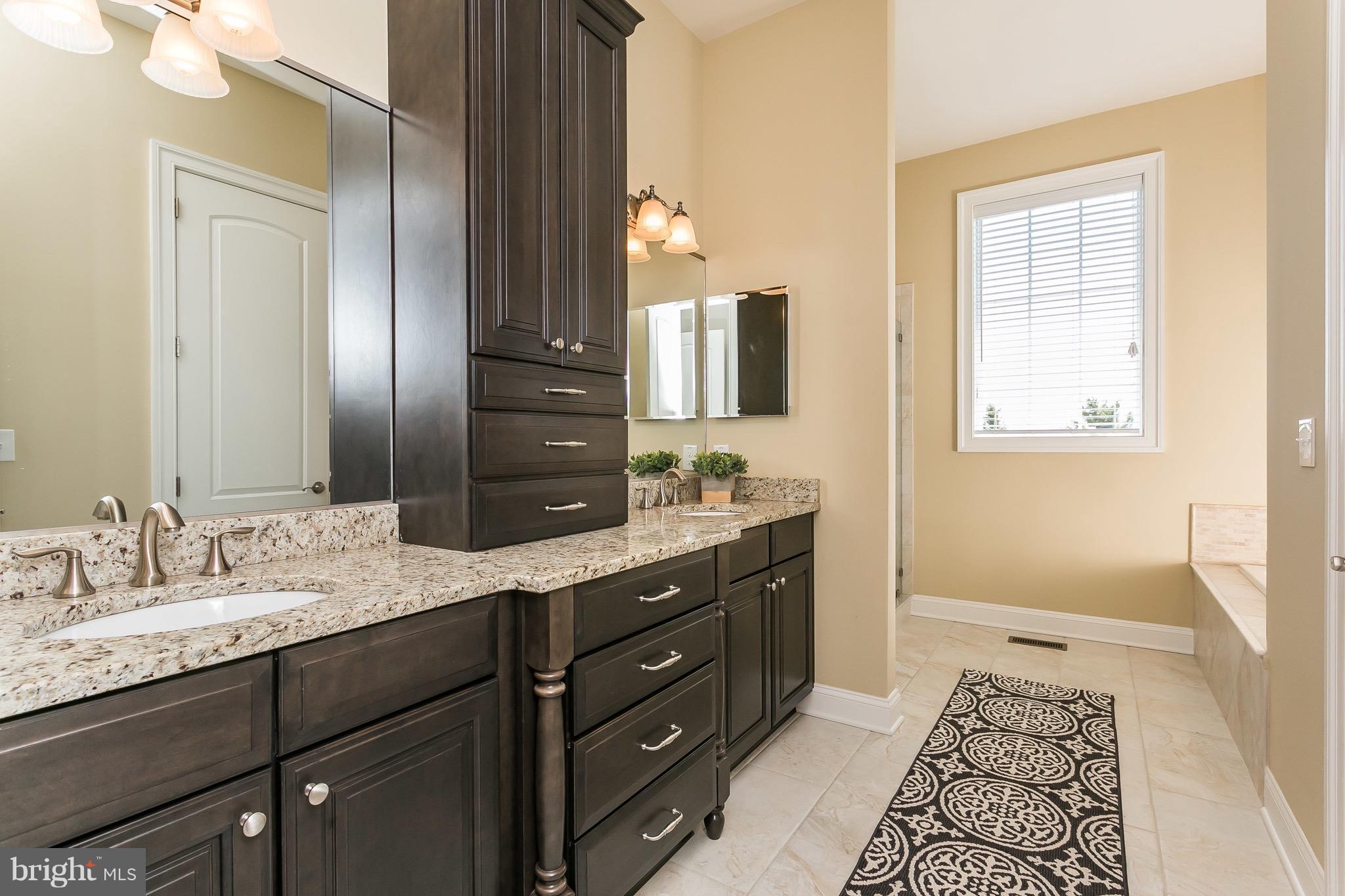 BRIAR KNOLL - Residential