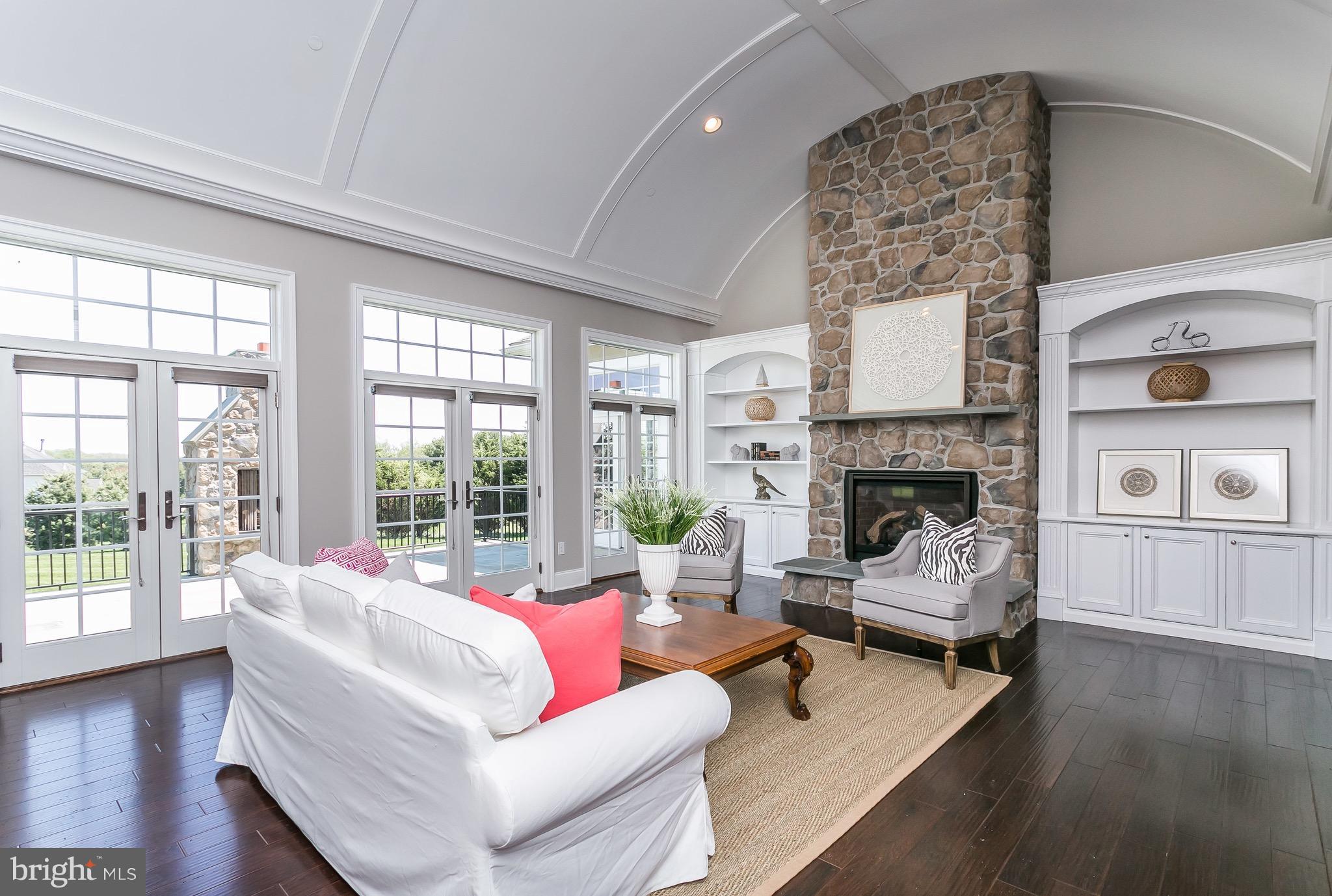 BRIAR KNOLL - Residential