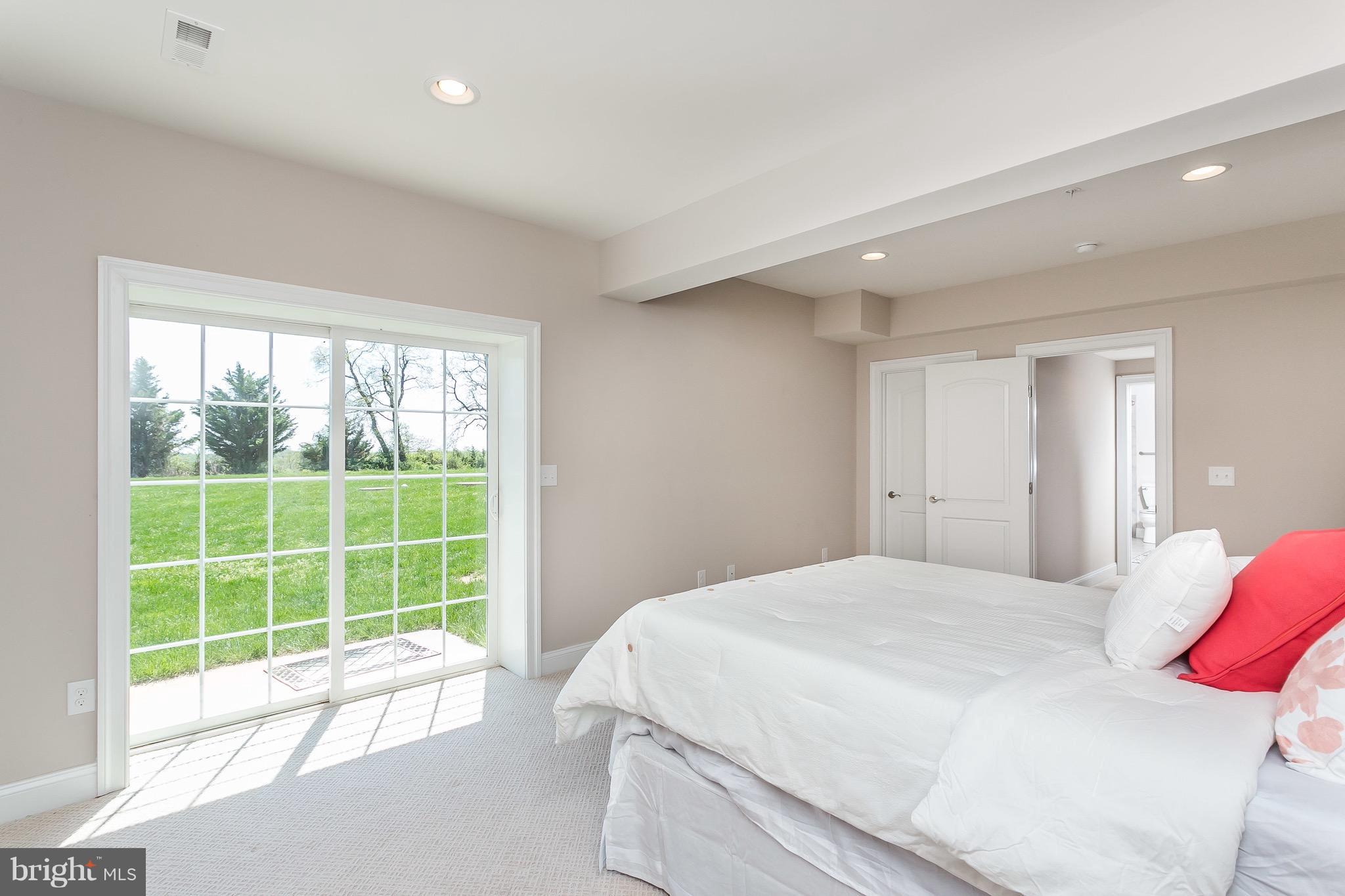 BRIAR KNOLL - Residential