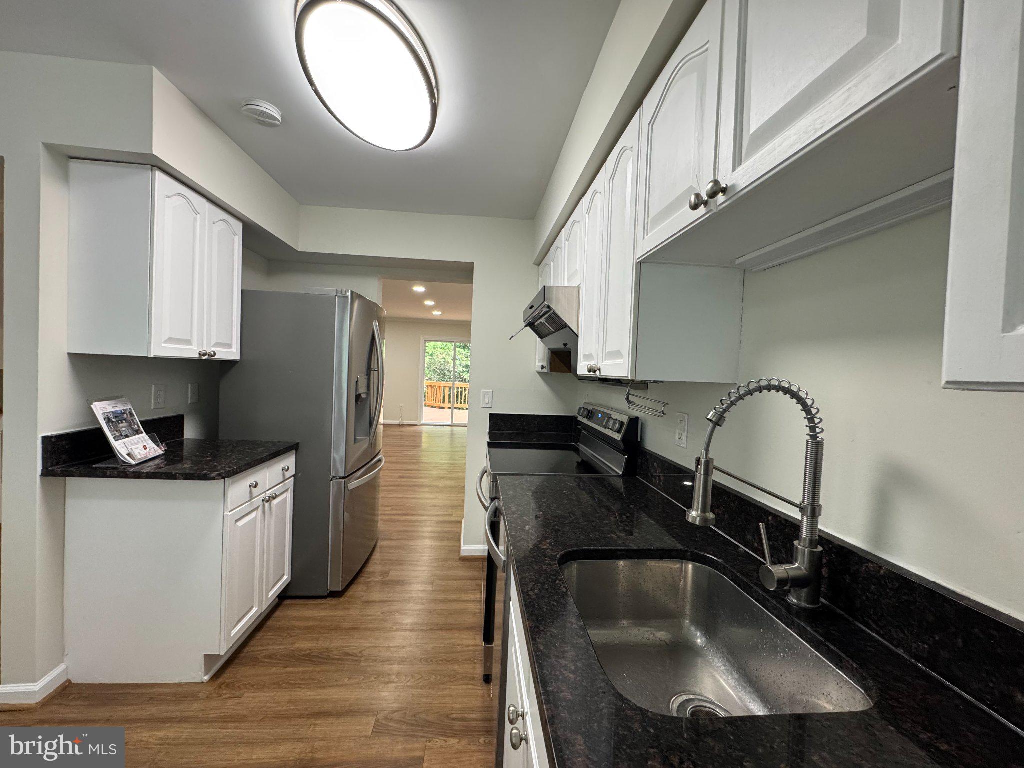 10542 REEDS LANDING CIRCLE