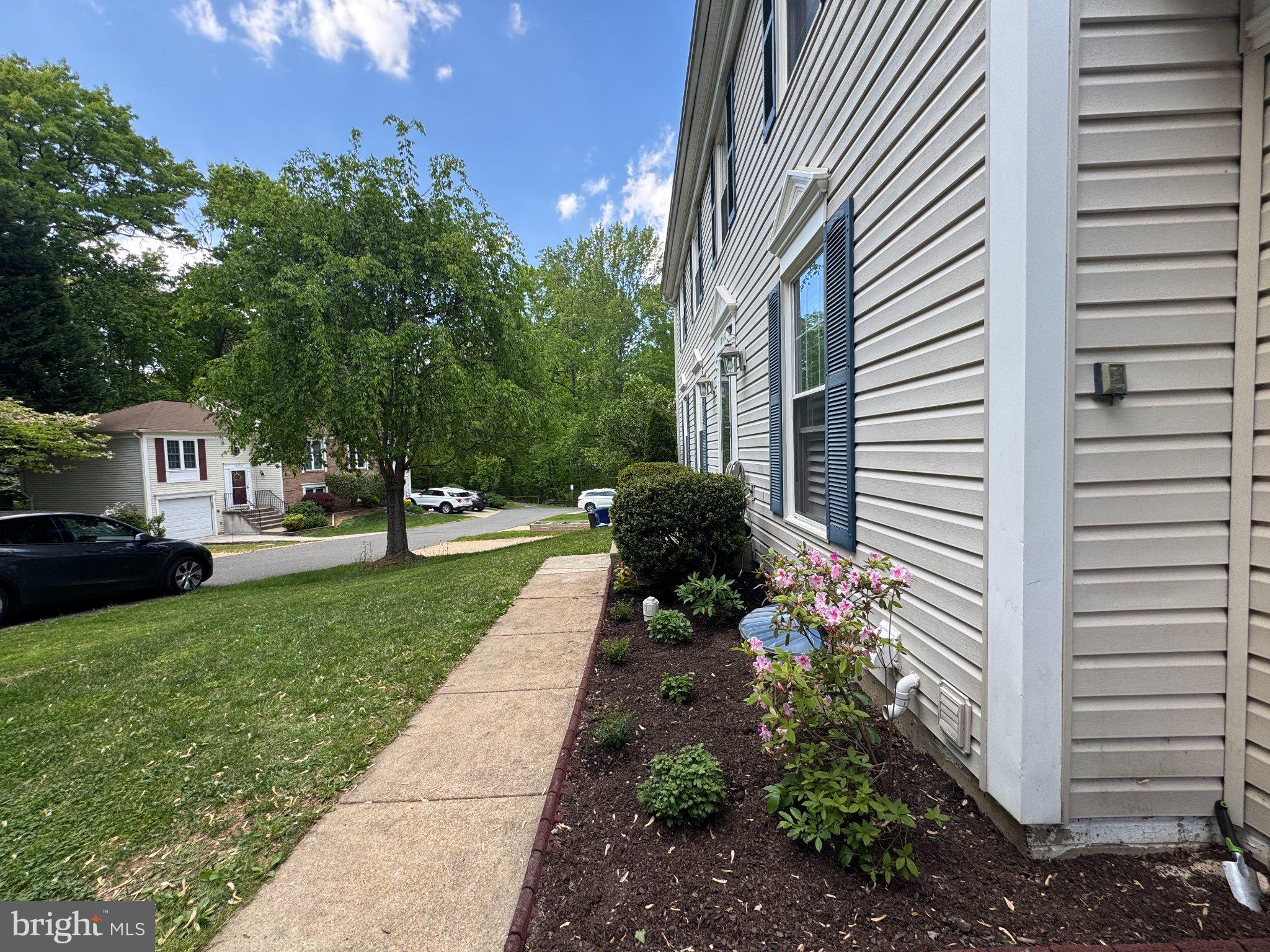 10542 REEDS LANDING CIRCLE