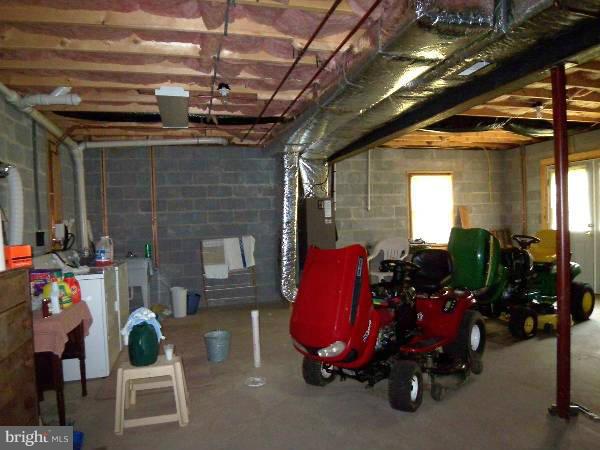 HIGHLAND HILLS - Residential Lease