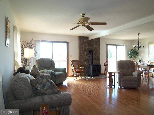 HIGHLAND HILLS - Residential Lease