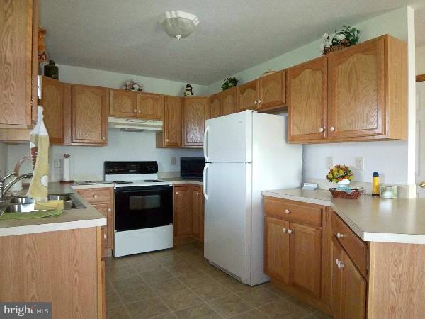 HIGHLAND HILLS - Residential Lease