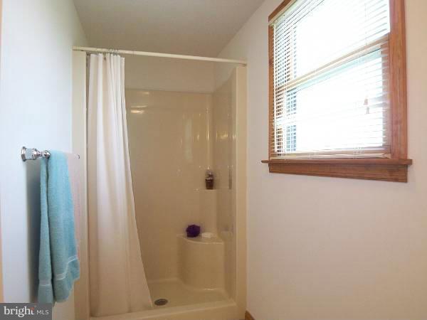 HIGHLAND HILLS - Residential Lease