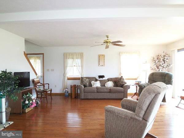 HIGHLAND HILLS - Residential Lease