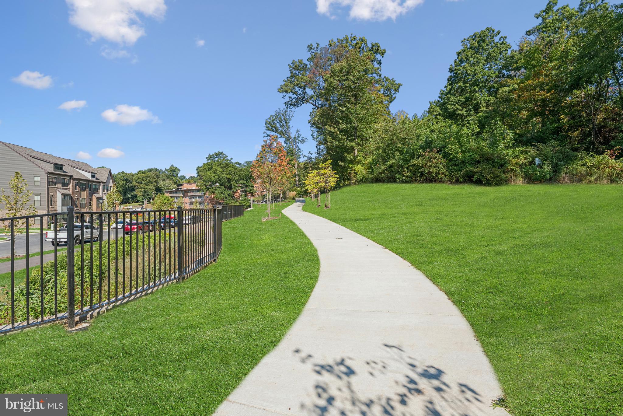 GATEWAY WEST - Residential