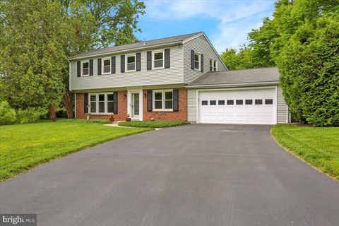 5 WENDY ROAD READING PA 19601