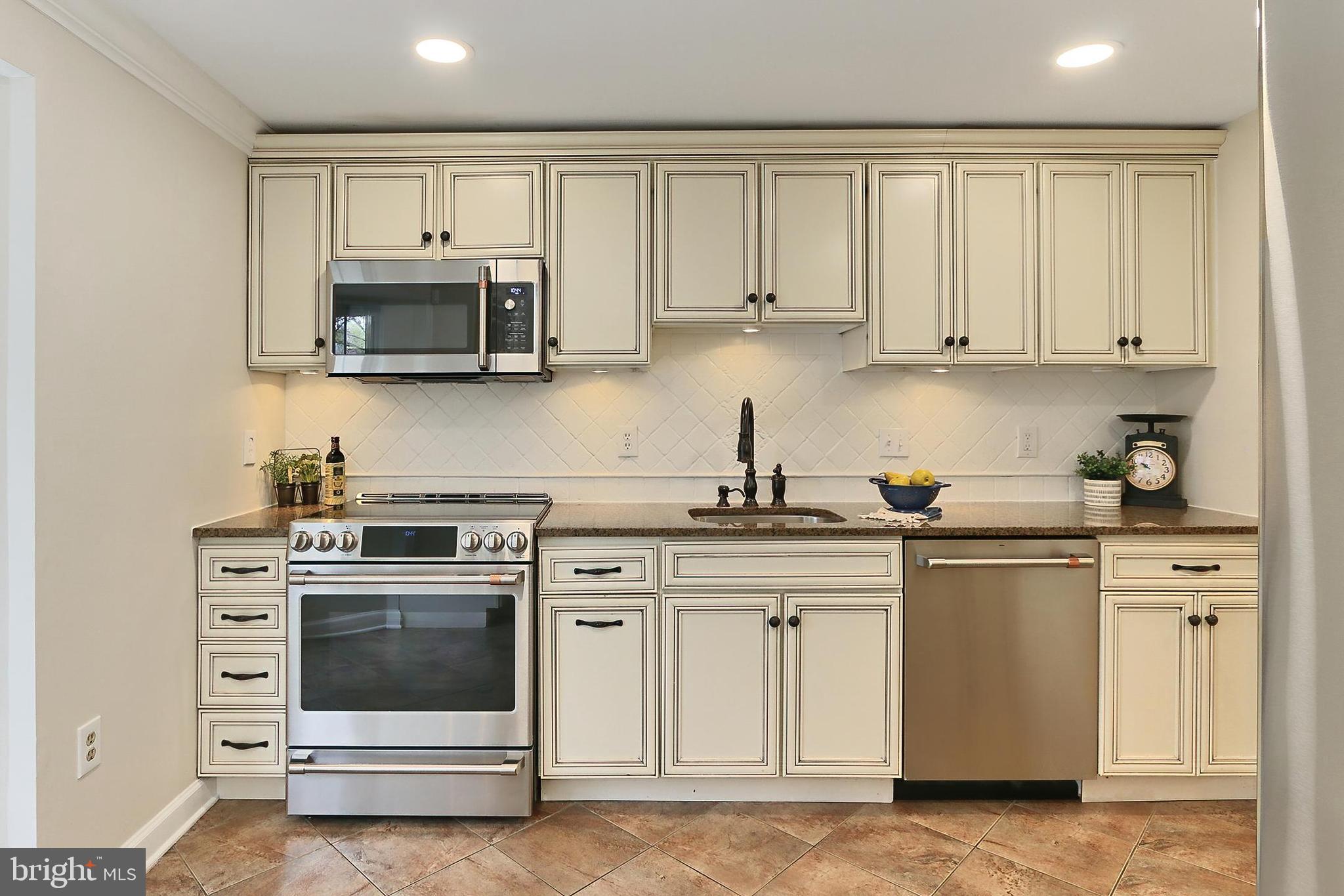 BURKE CENTRE - Residential