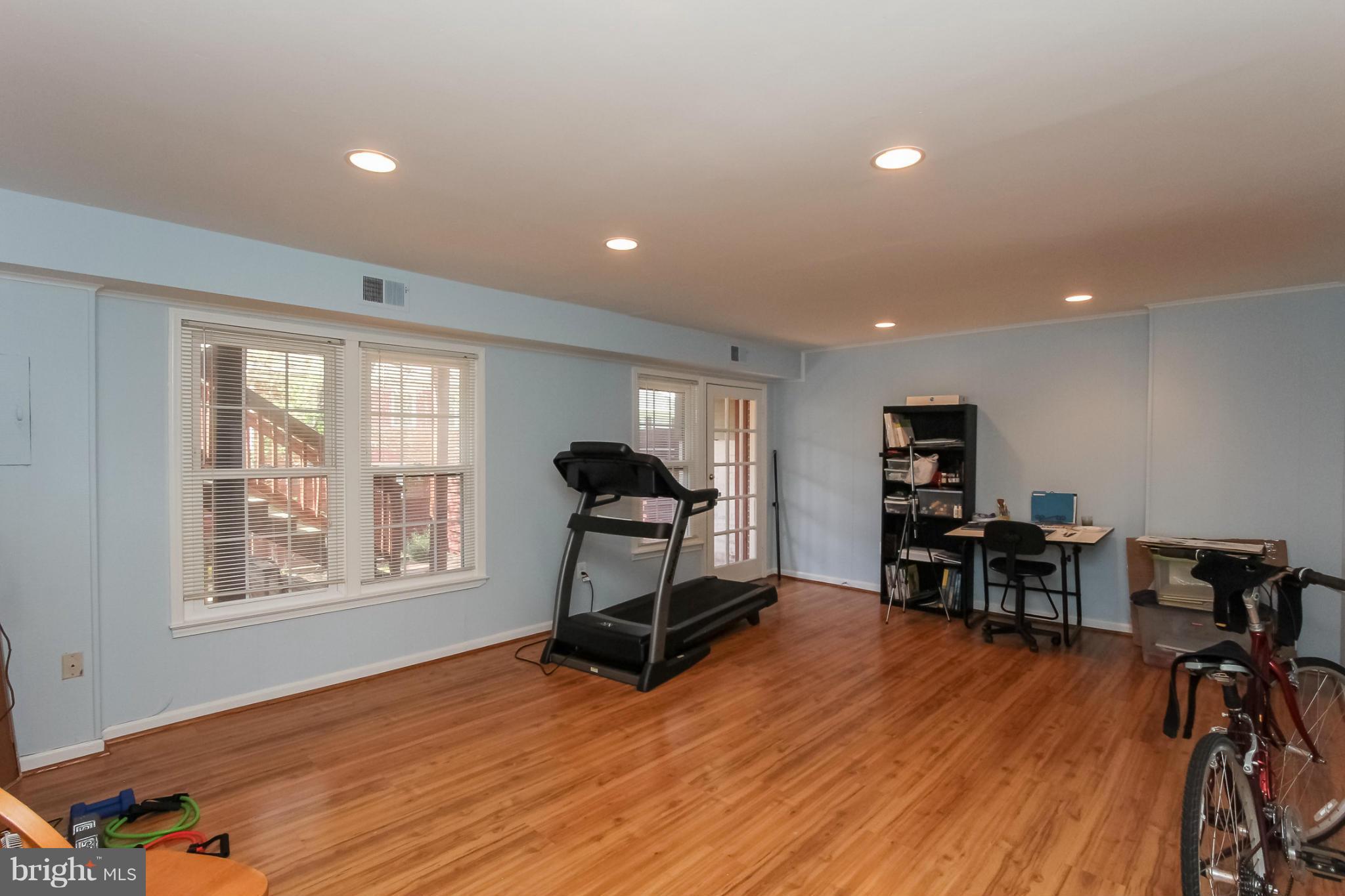 GREENWICH HILL - Residential