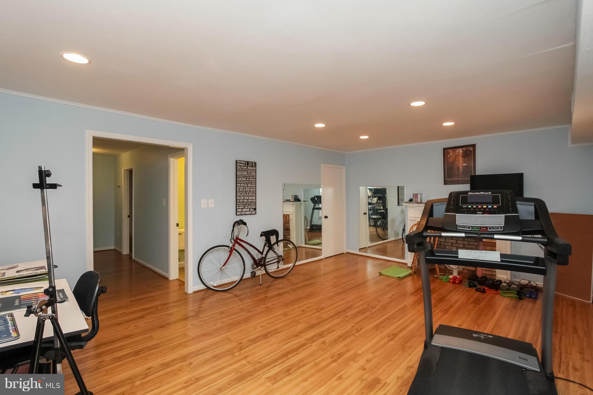 GREENWICH HILL - Residential