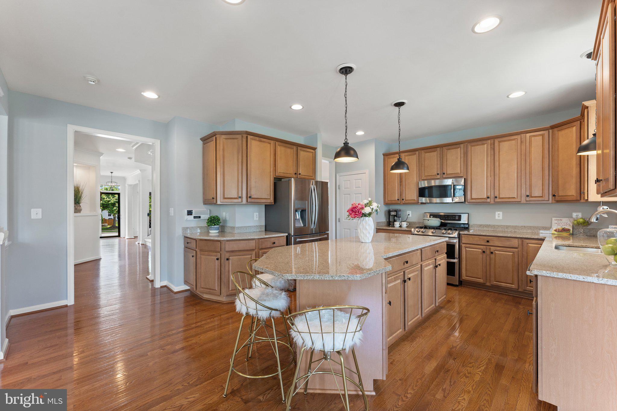 VIRGINIA MANOR - Residential