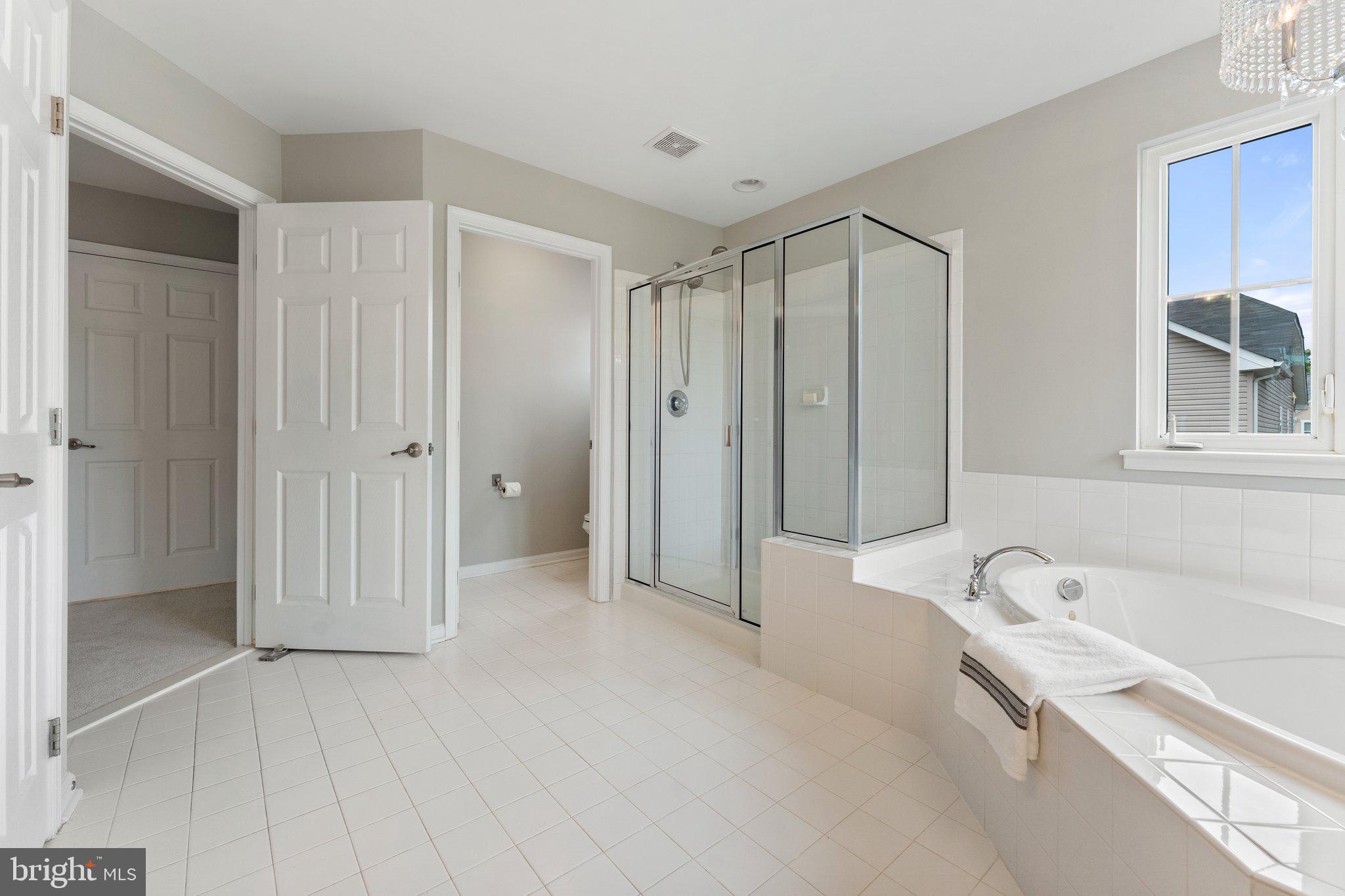 VIRGINIA MANOR - Residential