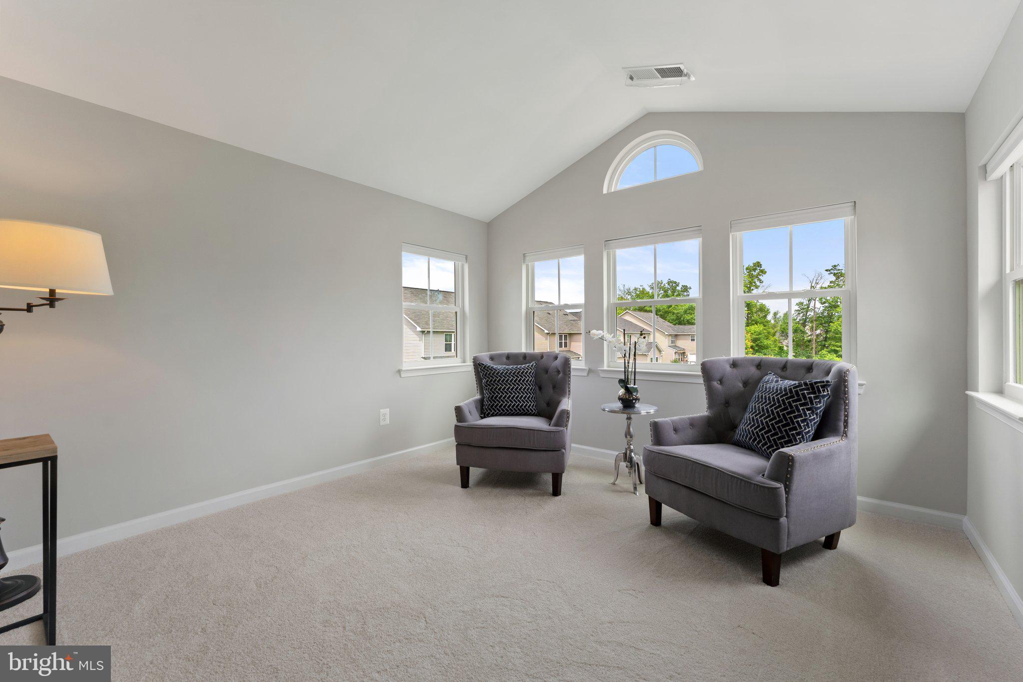 VIRGINIA MANOR - Residential