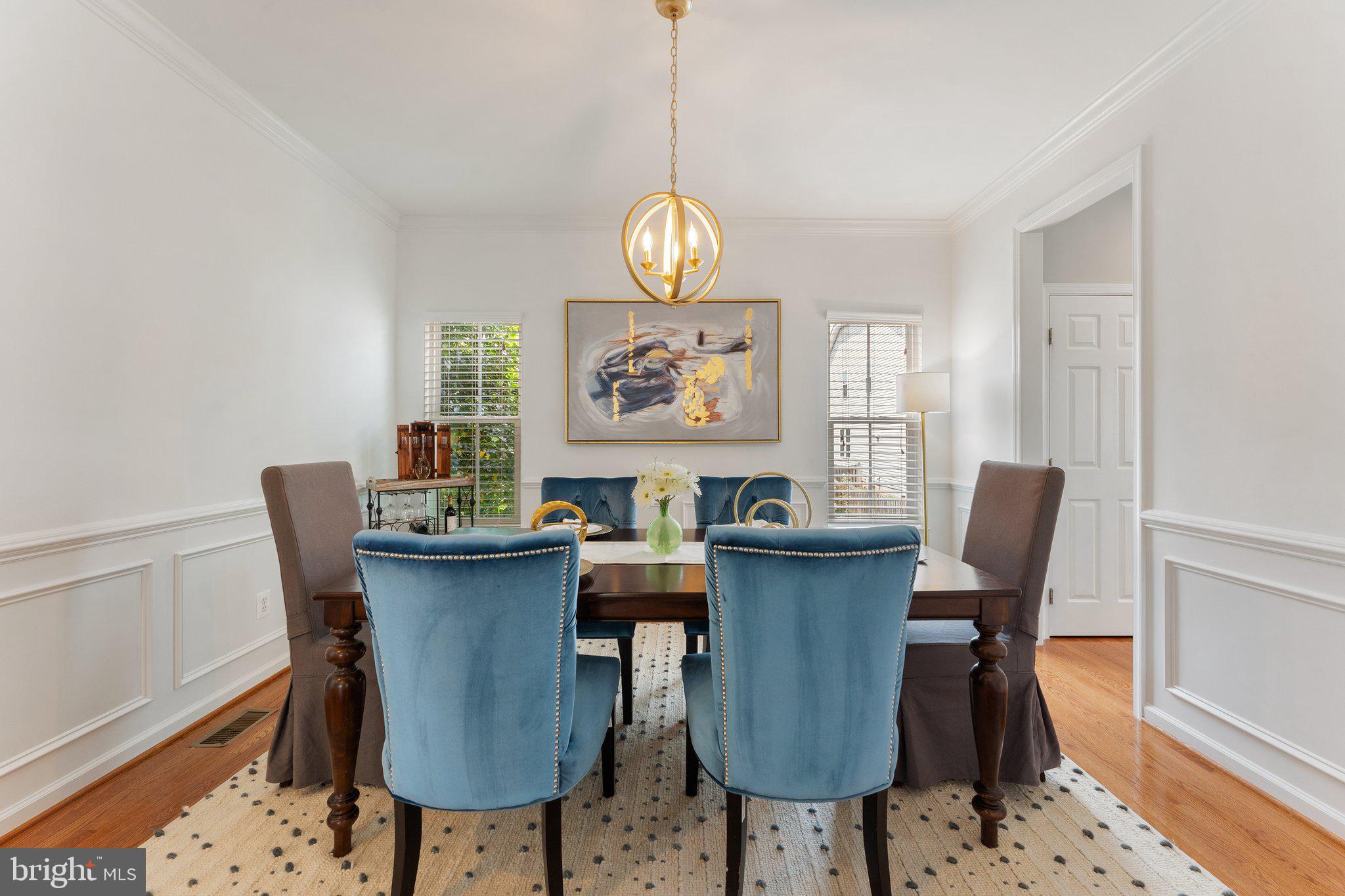 VIRGINIA MANOR - Residential