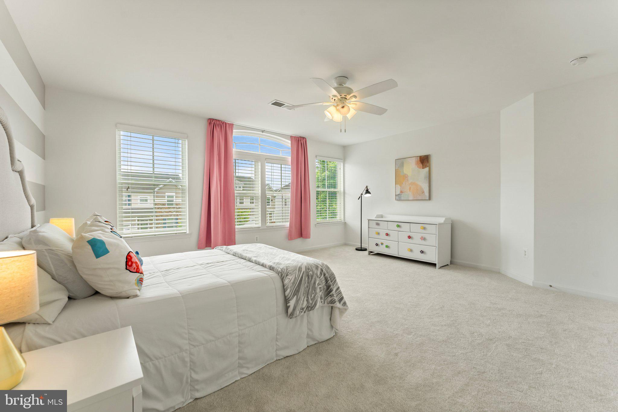 VIRGINIA MANOR - Residential