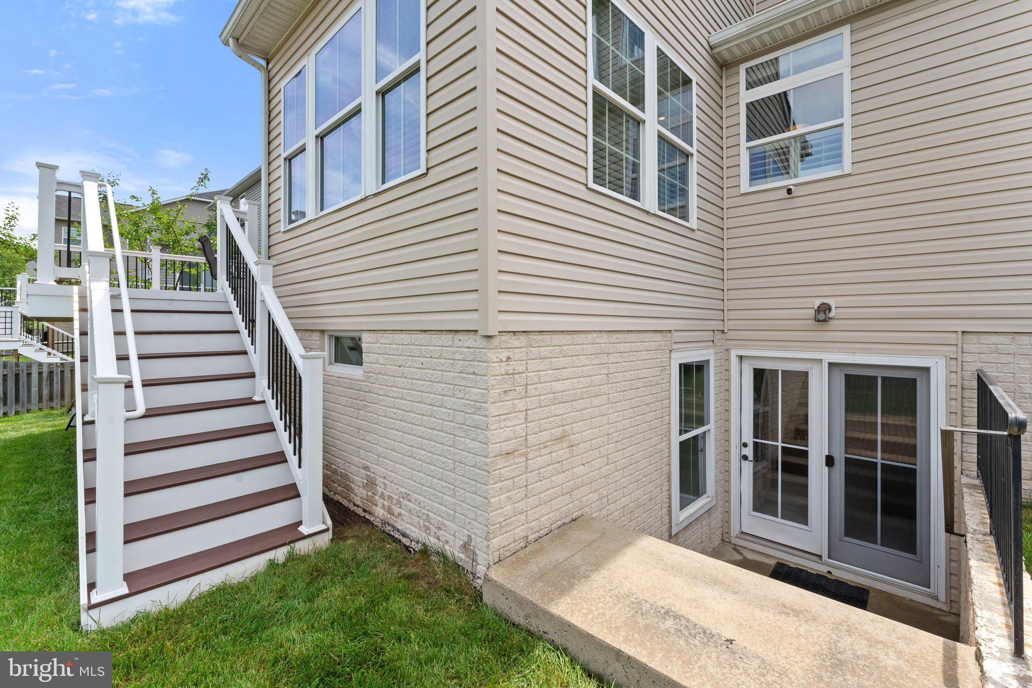 VIRGINIA MANOR - Residential