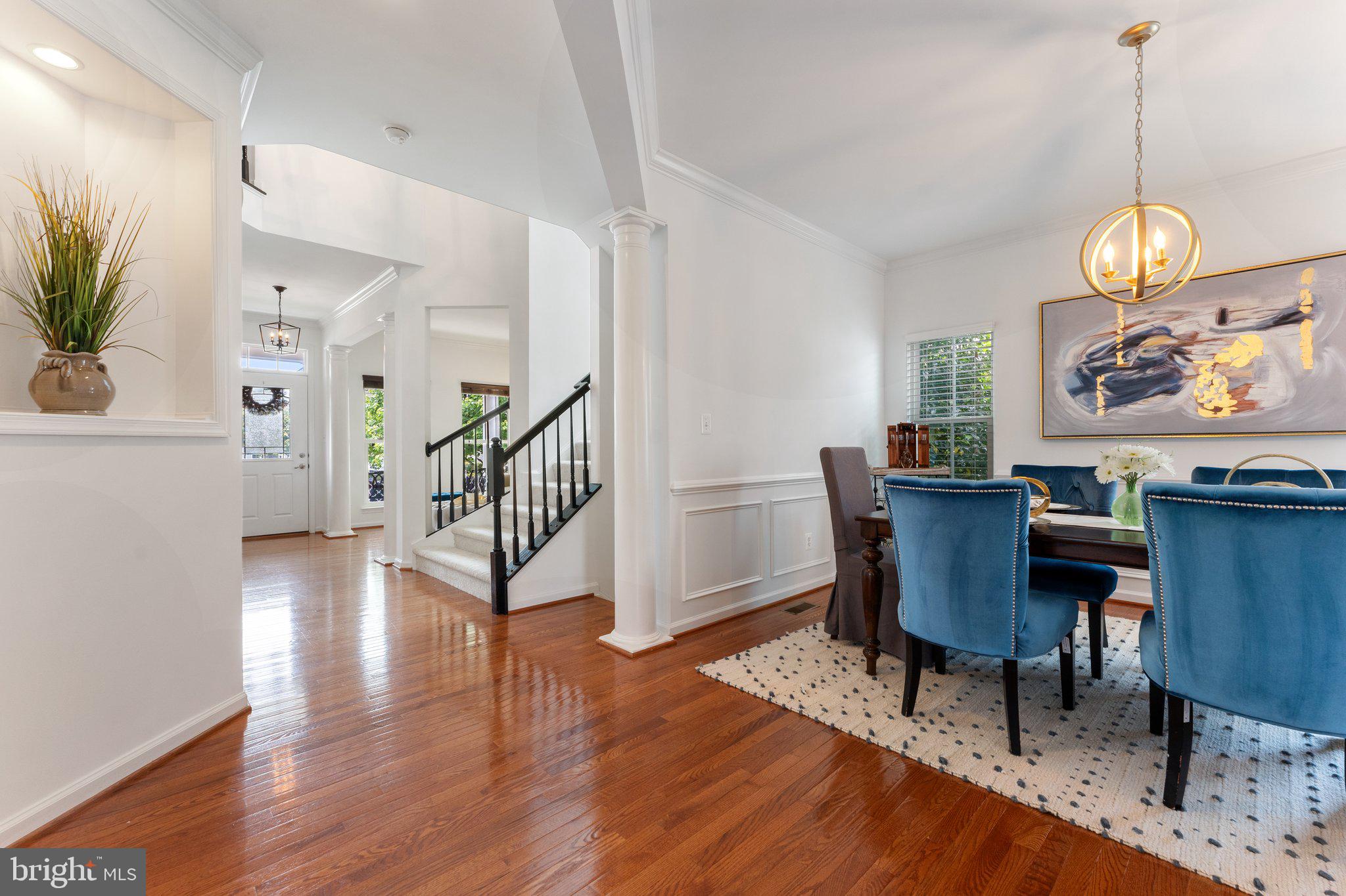 VIRGINIA MANOR - Residential