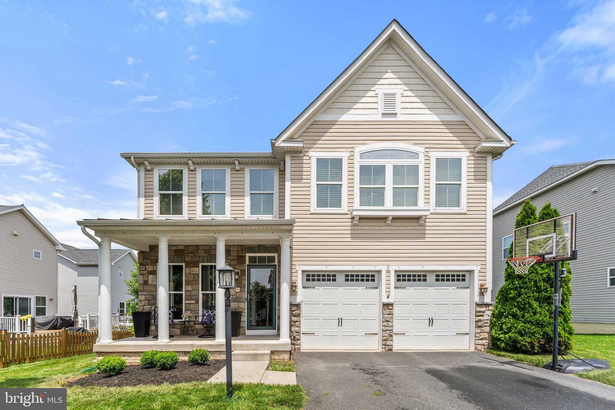 VIRGINIA MANOR - Residential