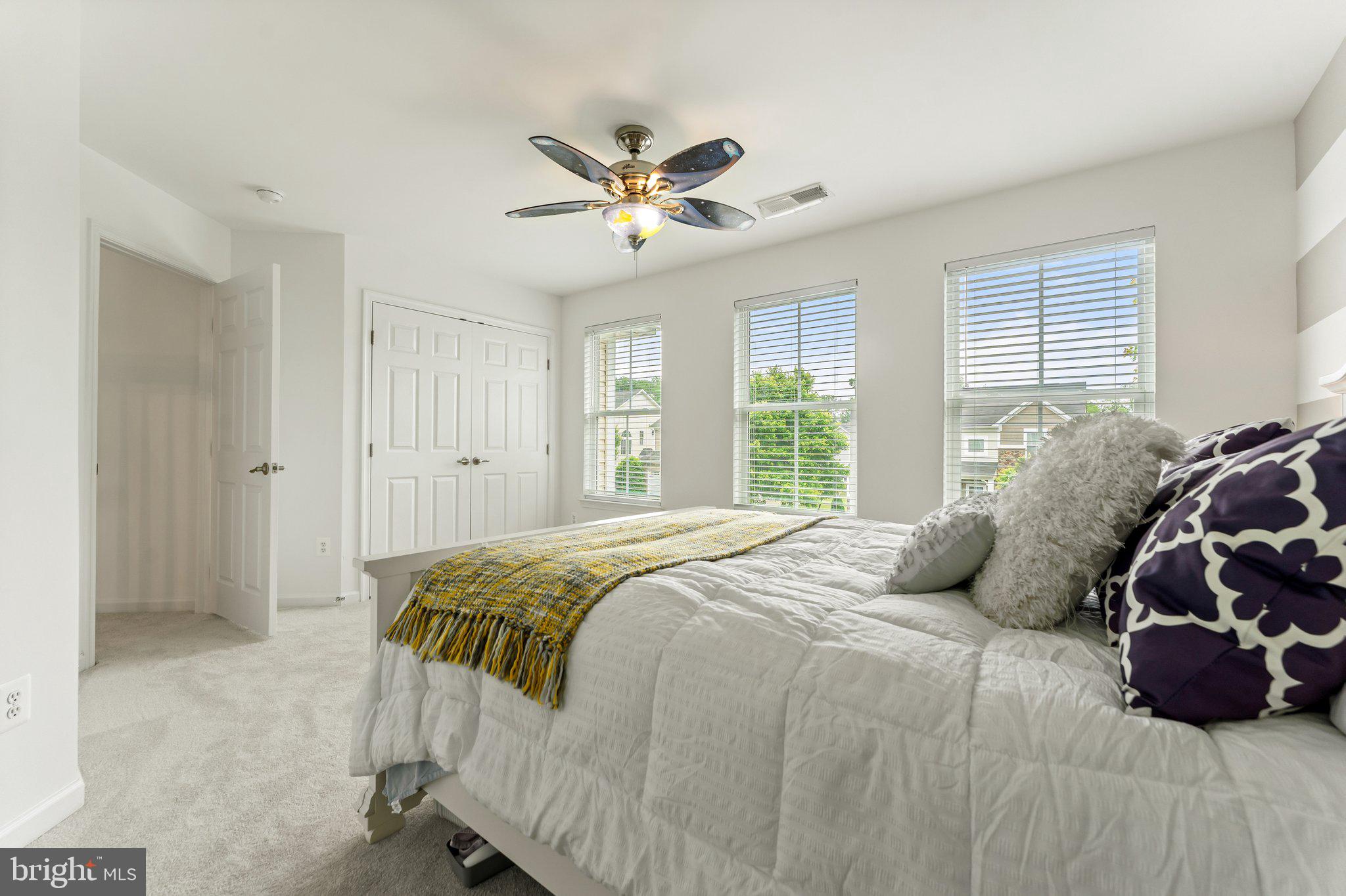 VIRGINIA MANOR - Residential