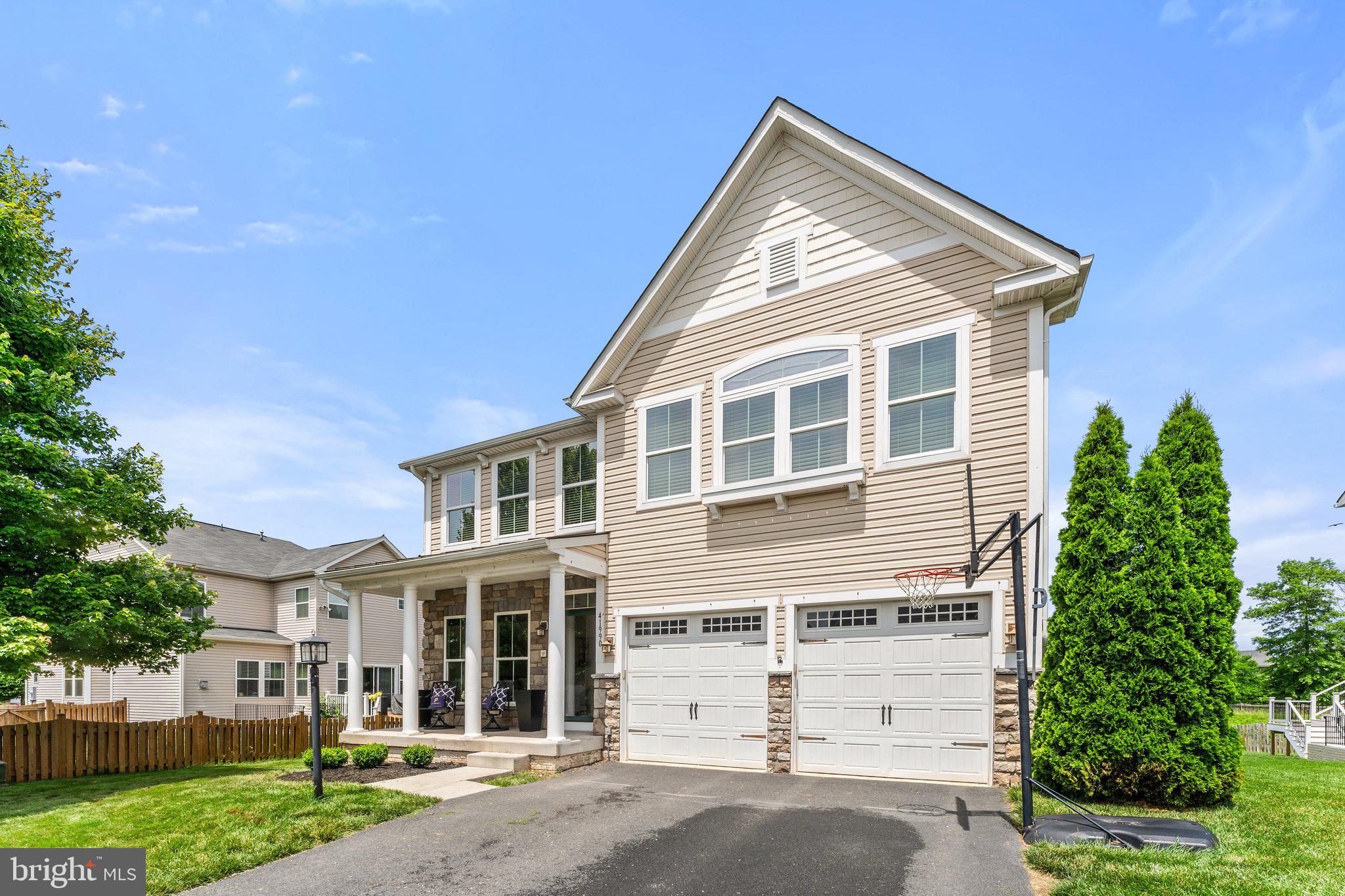 VIRGINIA MANOR - Residential