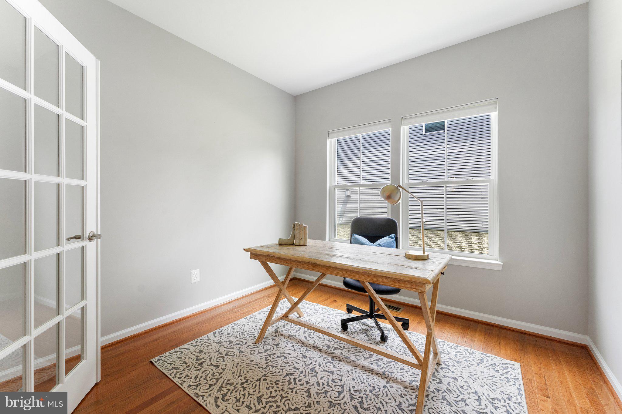 VIRGINIA MANOR - Residential