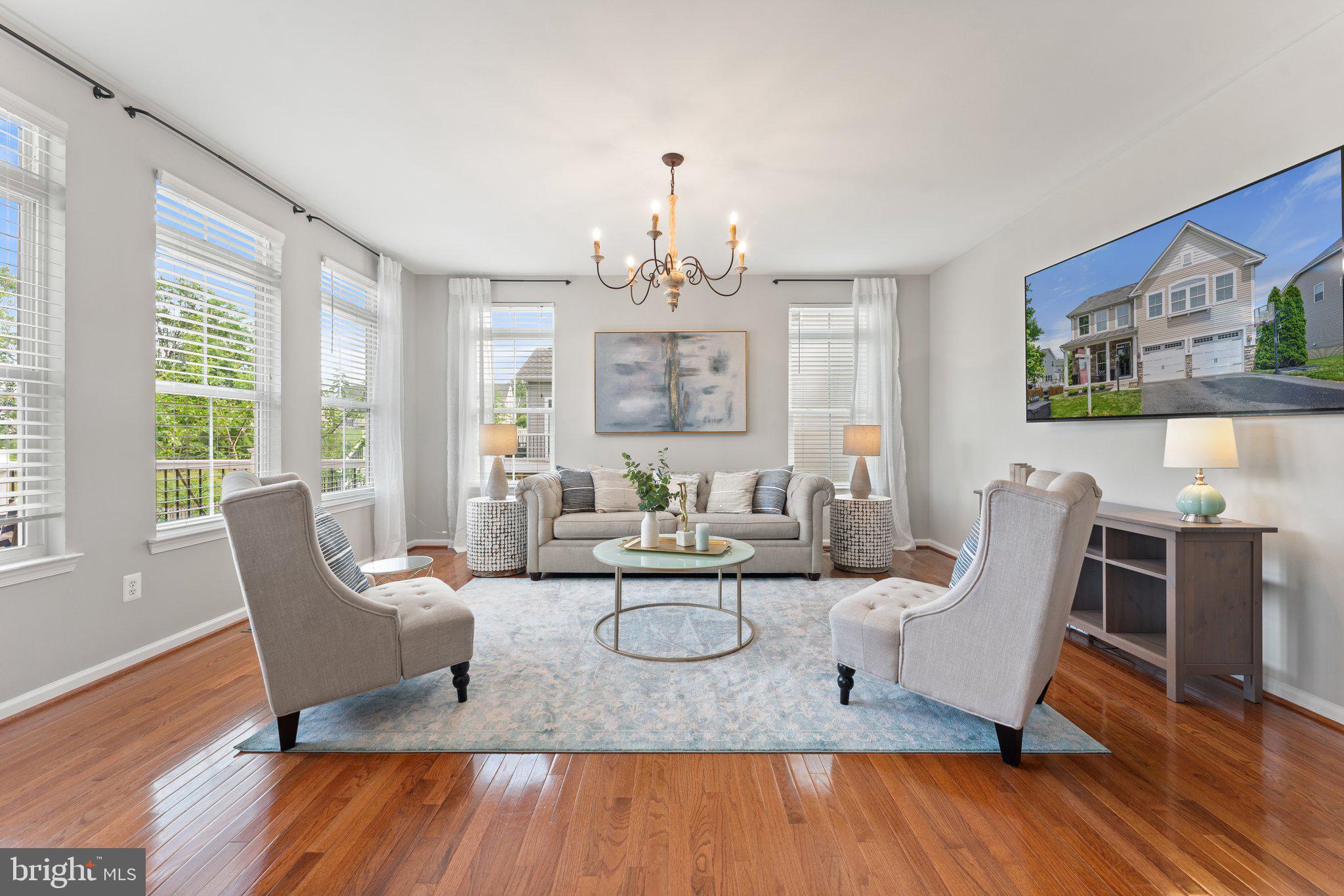 VIRGINIA MANOR - Residential