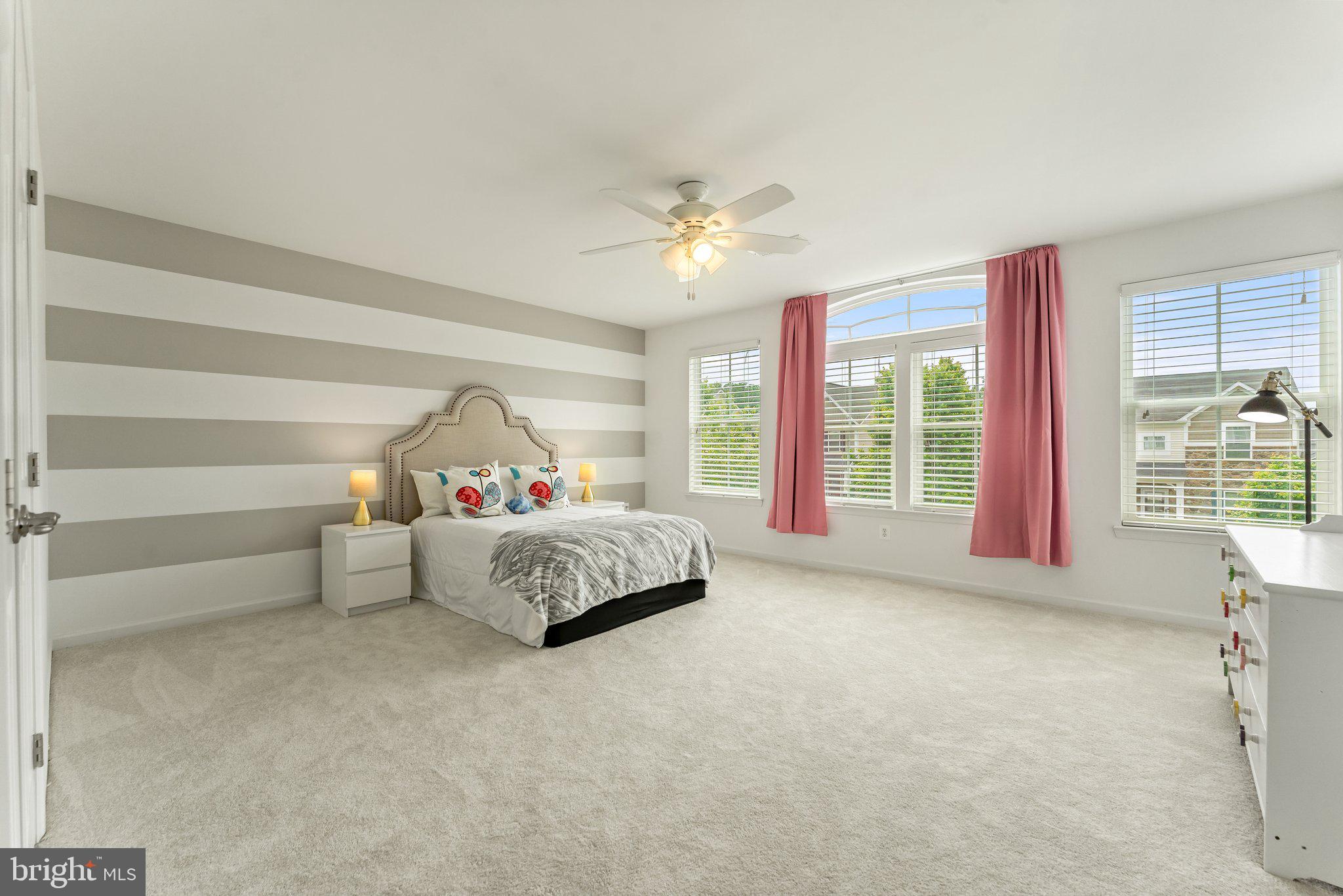 VIRGINIA MANOR - Residential