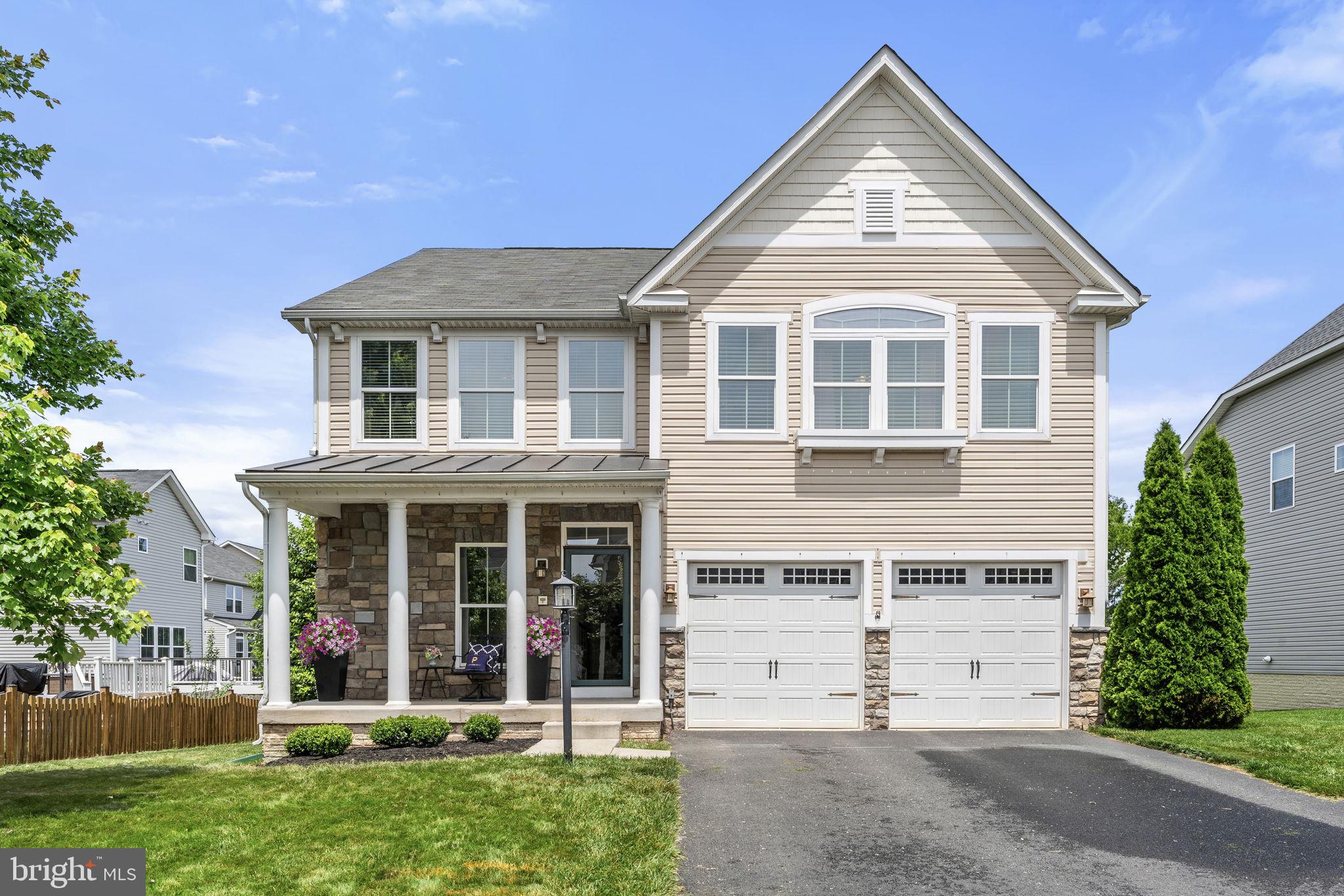 VIRGINIA MANOR - Residential