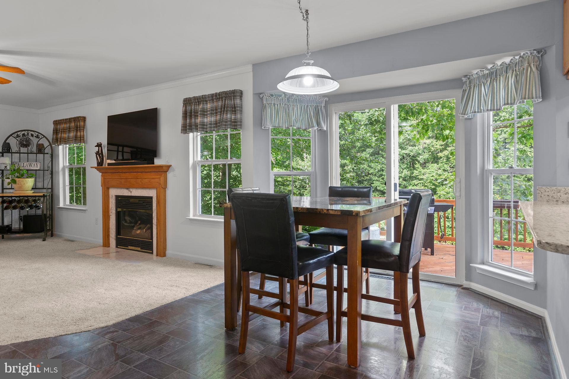 HUNTING QUARTERS - Residential