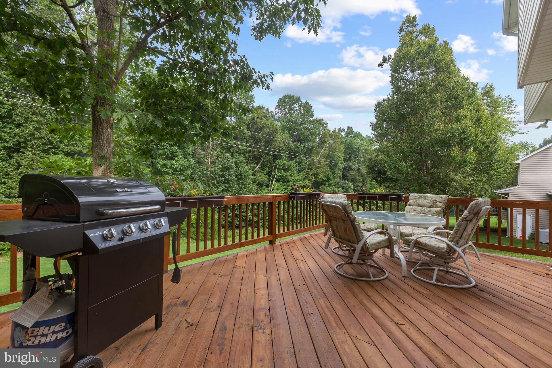 HUNTING QUARTERS - Residential