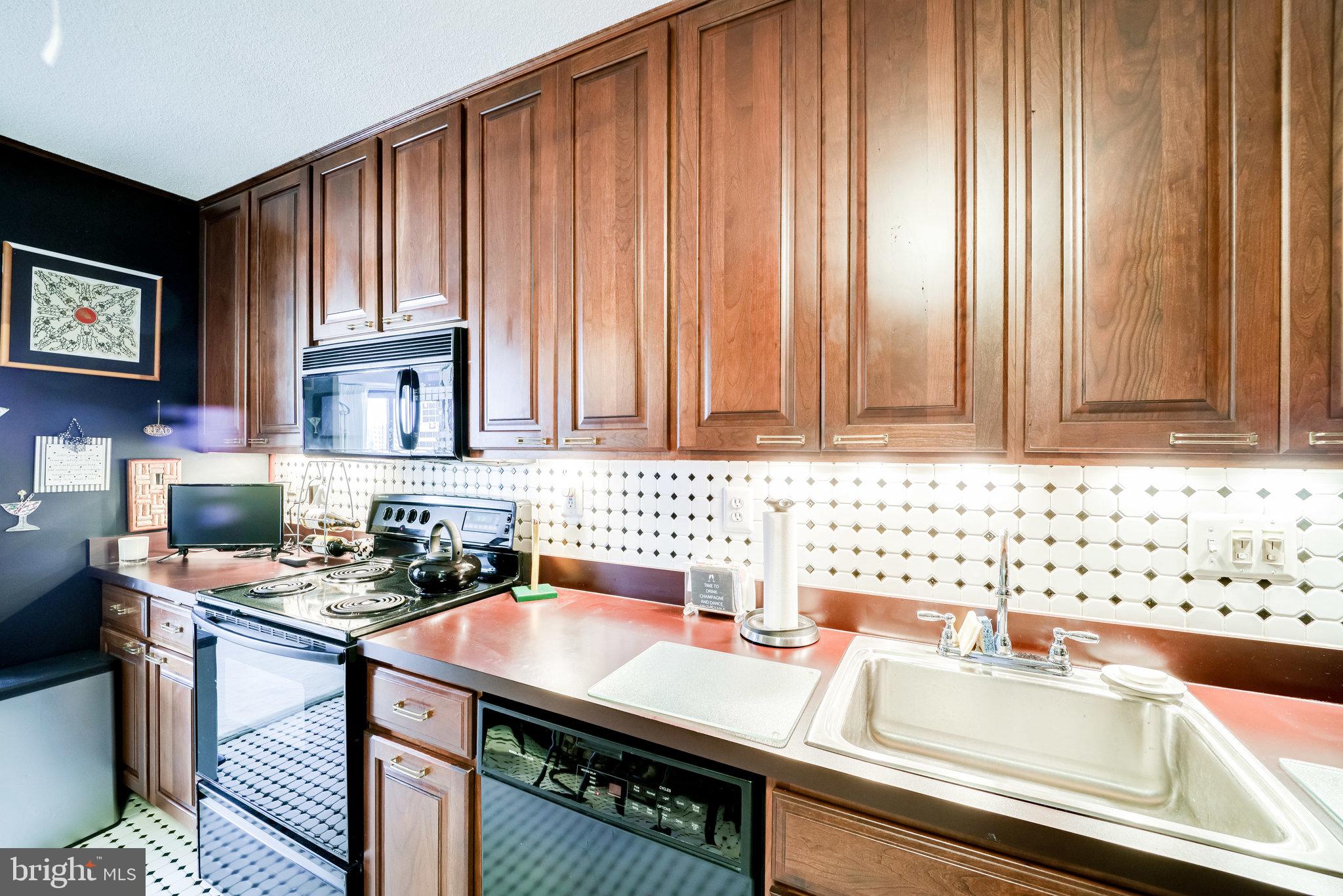 WATERGATE AT LANDMARK - Residential