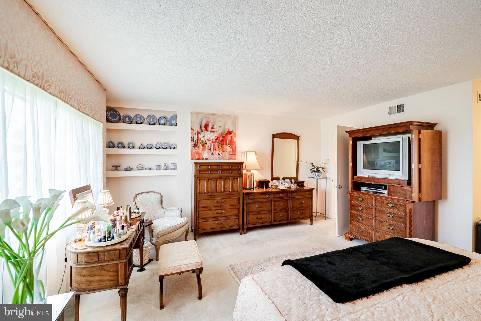 WATERGATE AT LANDMARK - Residential