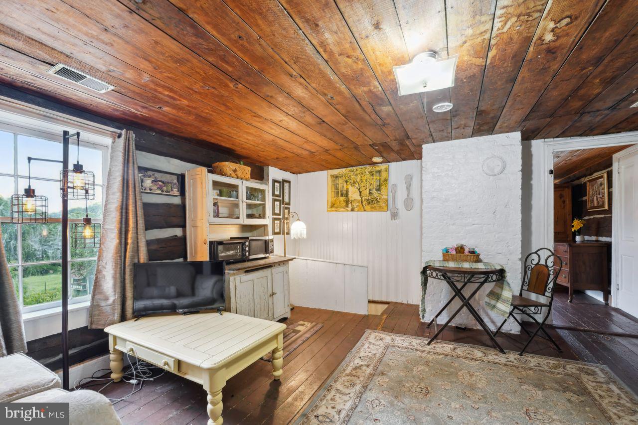 GRANT ACRES ESTATES - Residential