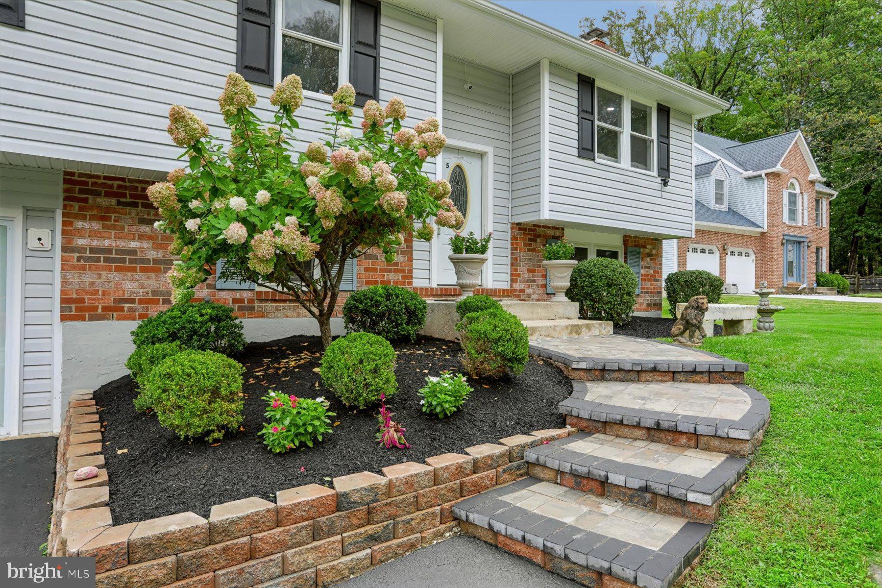 5 BRUCETOWN COURT
