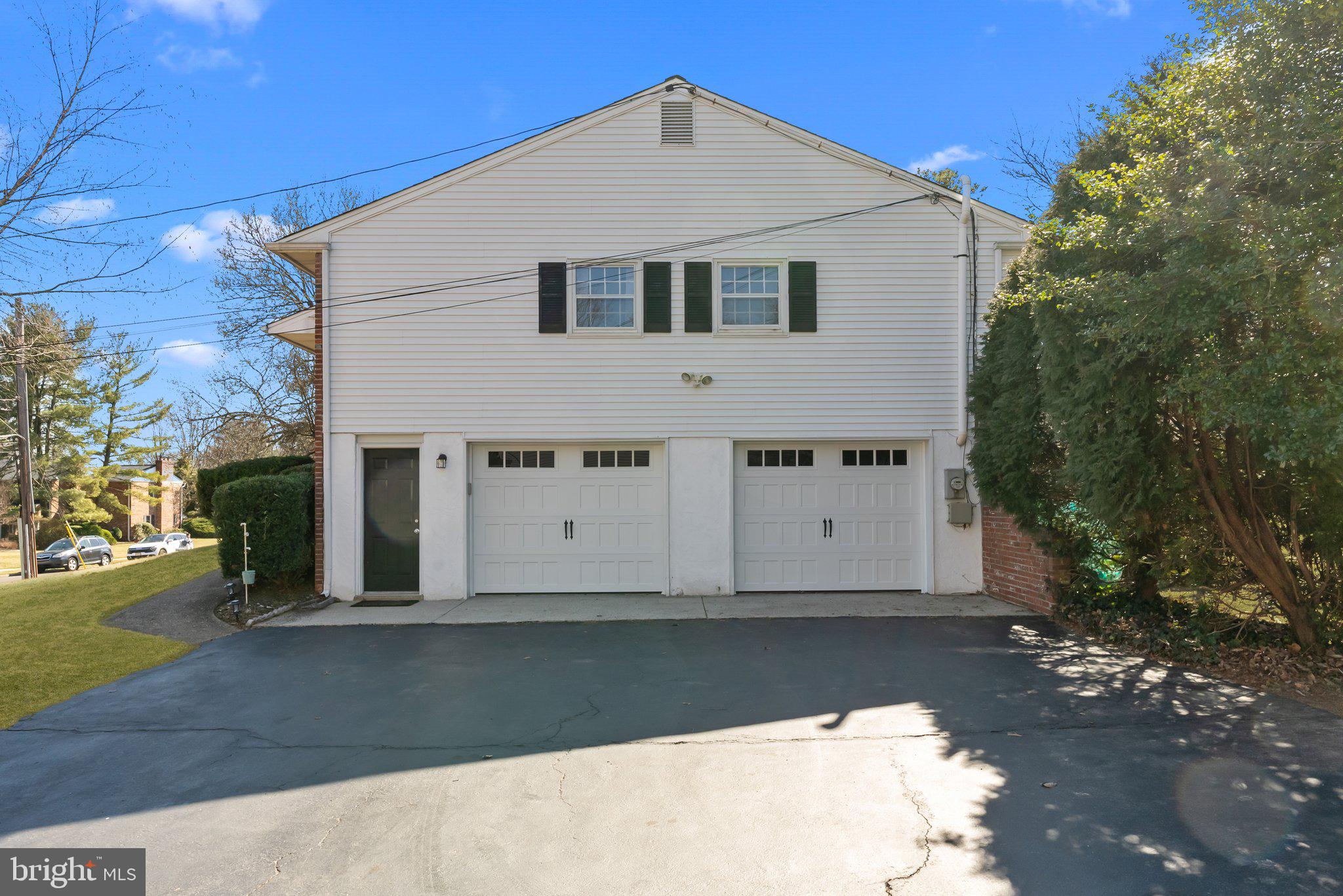 EDGEWOOD PARK - Residential Lease