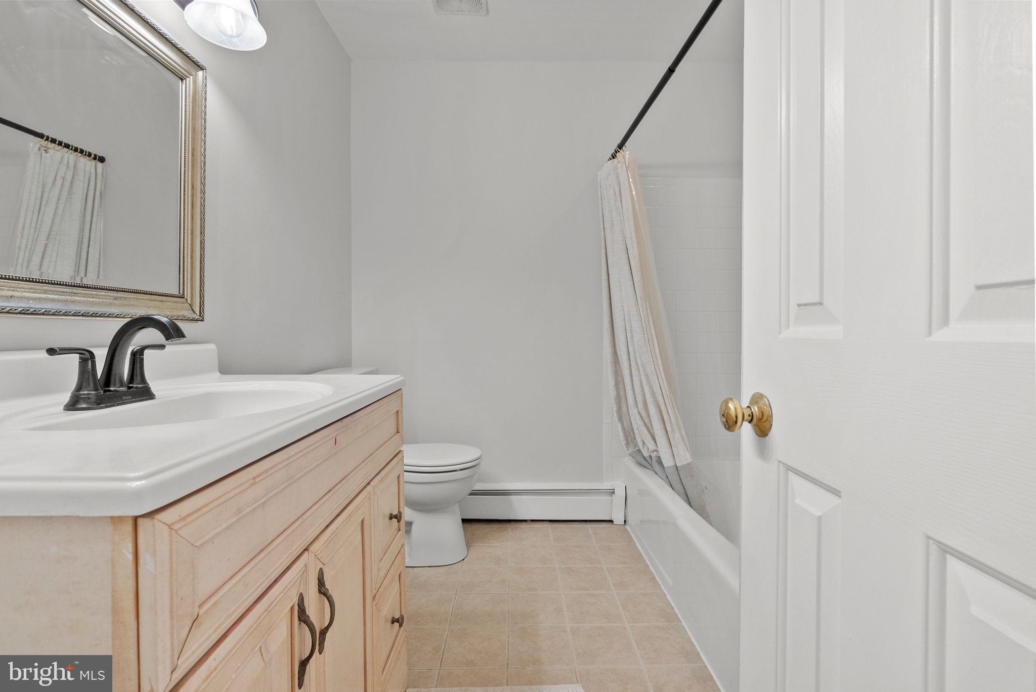 EDGEWOOD PARK - Residential Lease