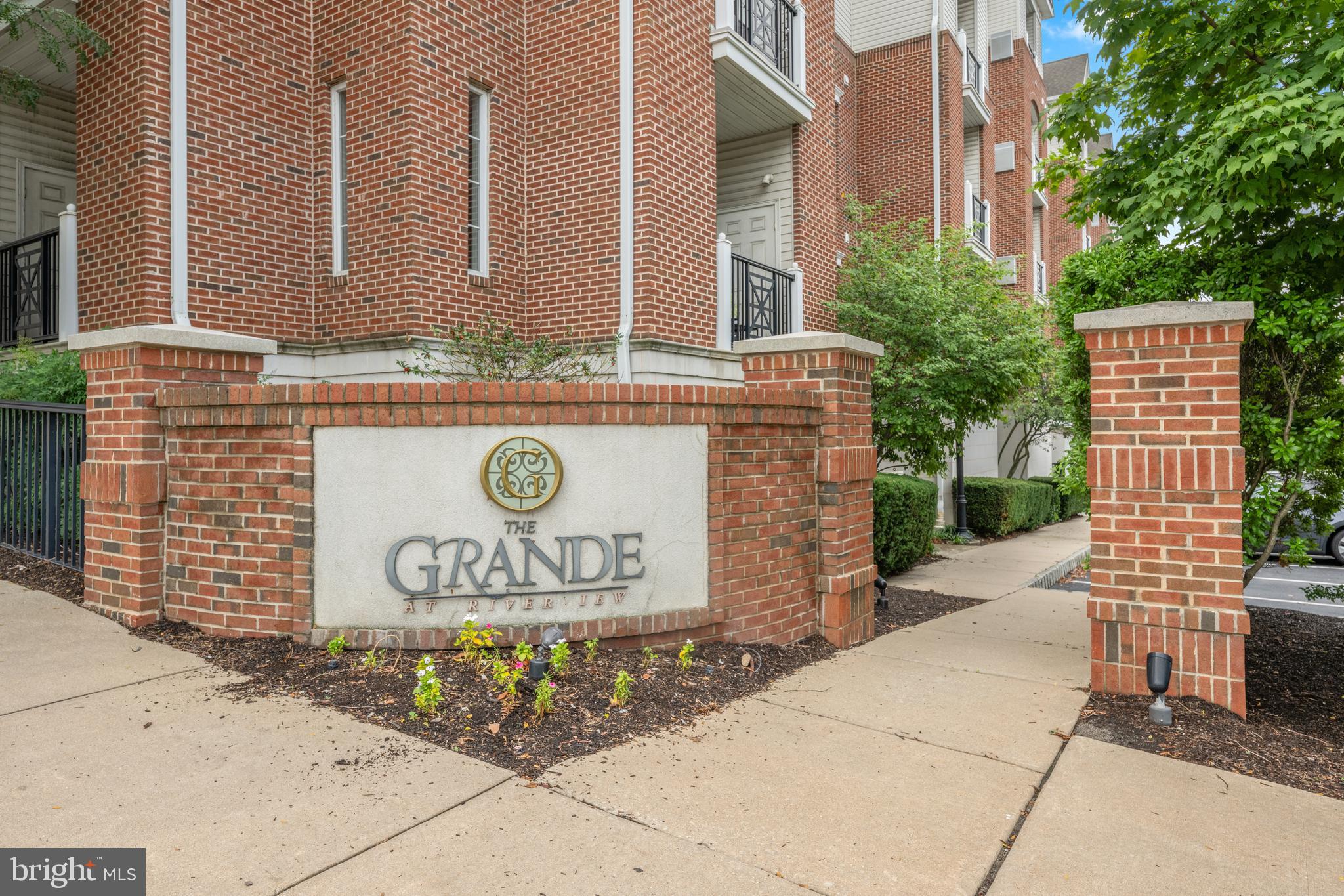 350 W ELM STREET 3122